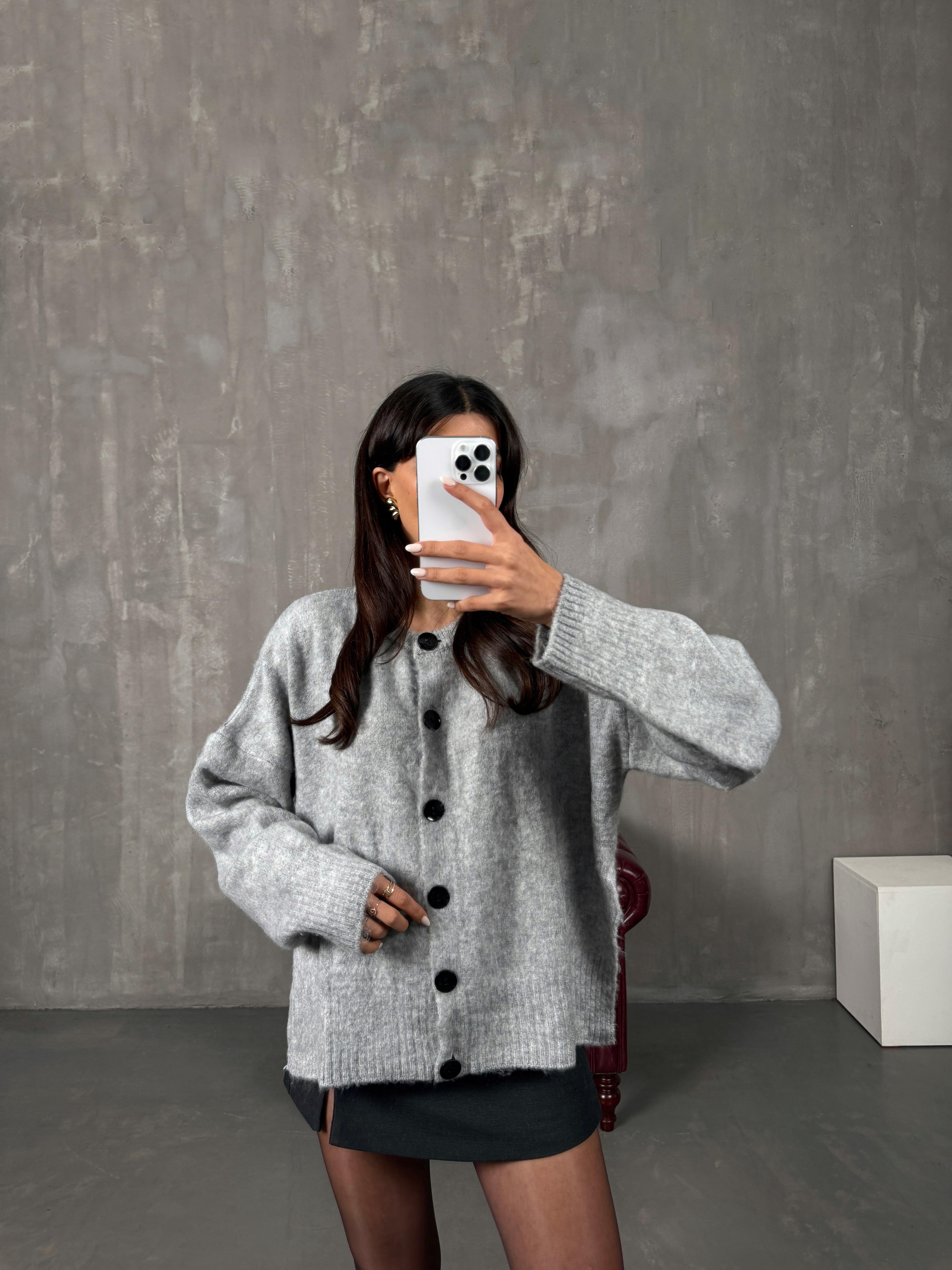 Belovi Gri ZR Model Yandan Yırtmaç Detaylı Düğmeli Hırka