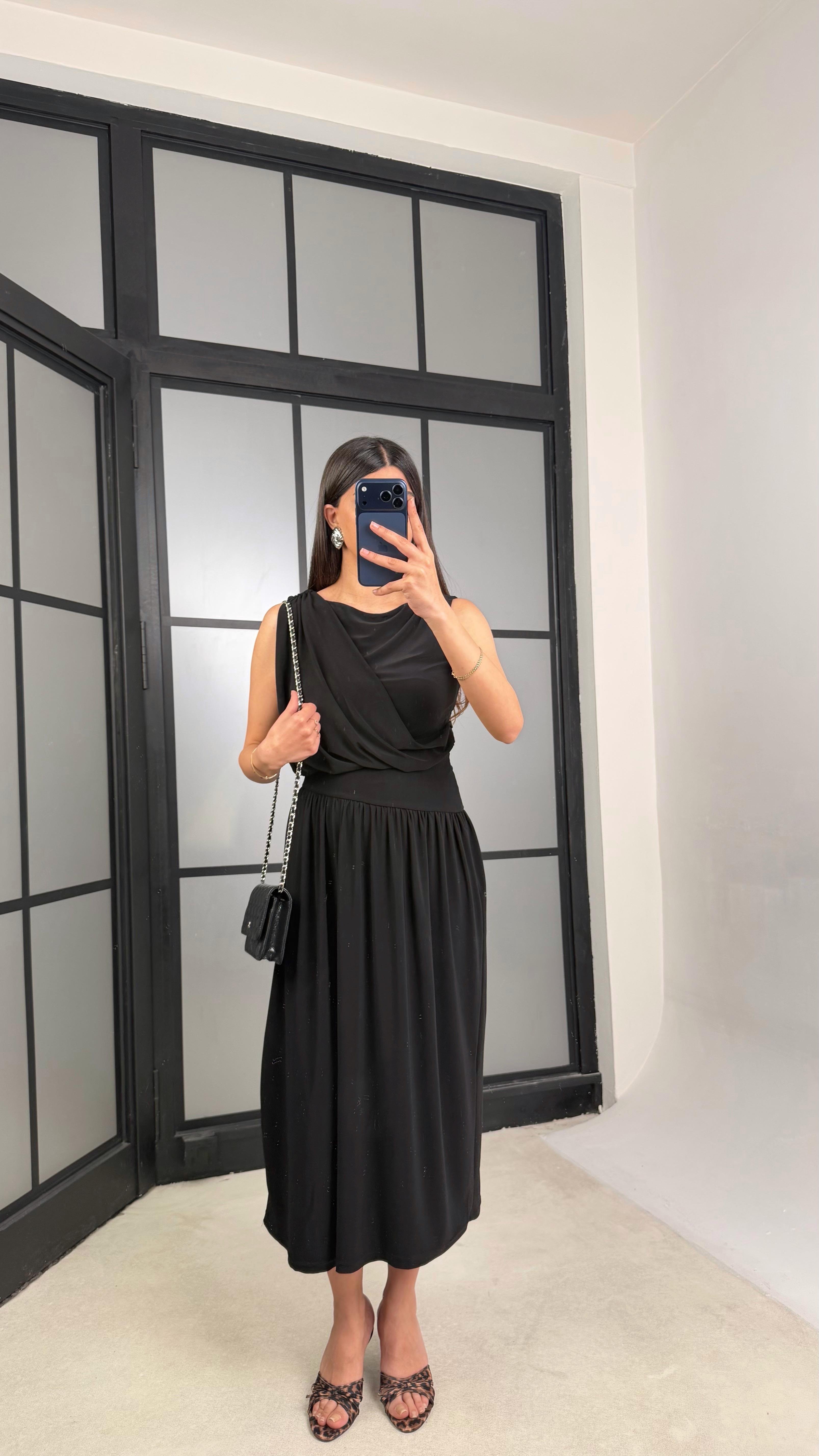 Siyah Sıfır Kol Zr Model Tasarım Elbise GAUS-01362GAUSELBİSEGAUS-01362