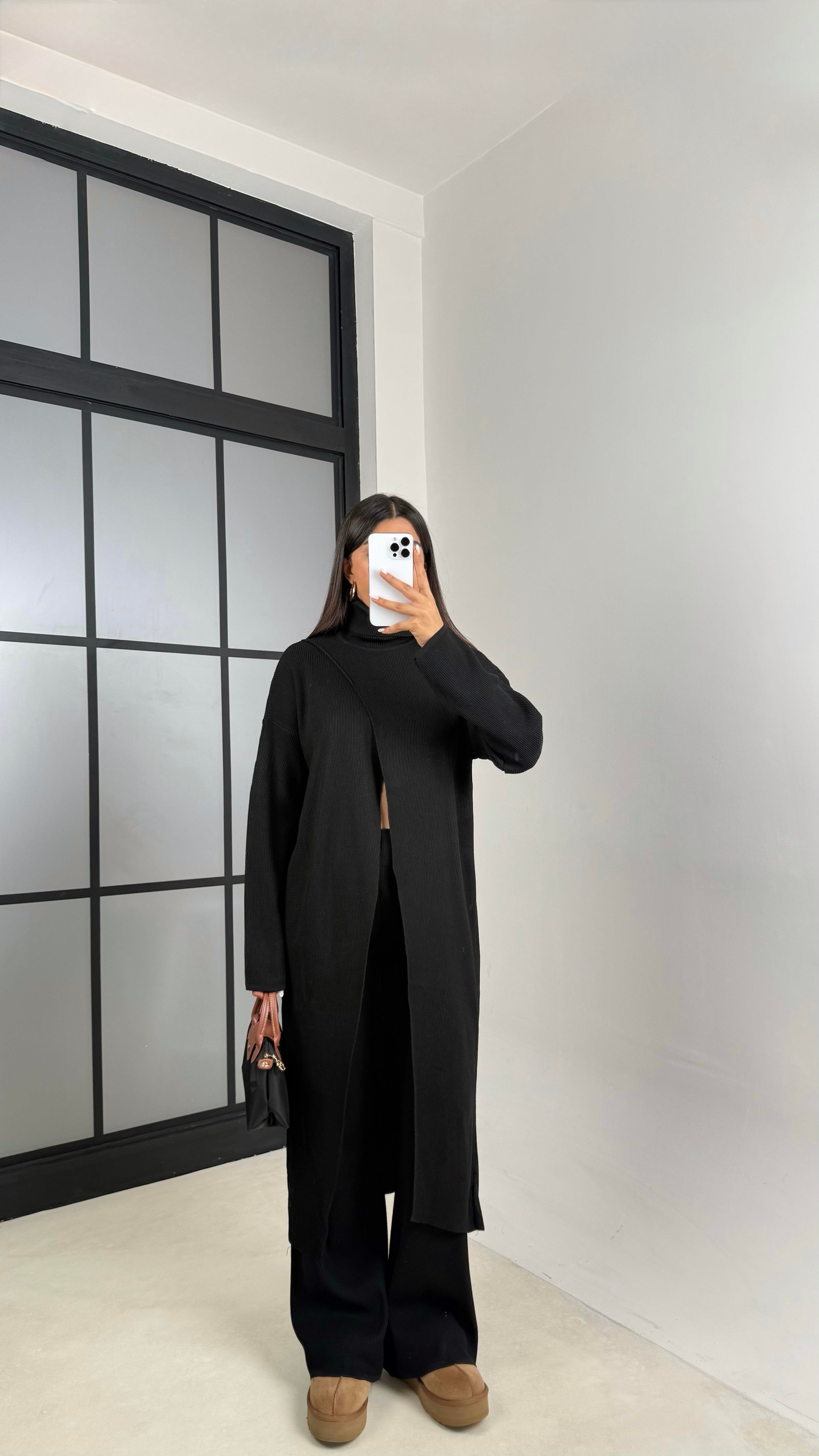 Siyah Balıkçı Yaka Asimetrik Kesim Kazak Beli Lastikli Pantolon İkili Triko Takım GAUS-00591GAUSTAKIMGAUS-00591