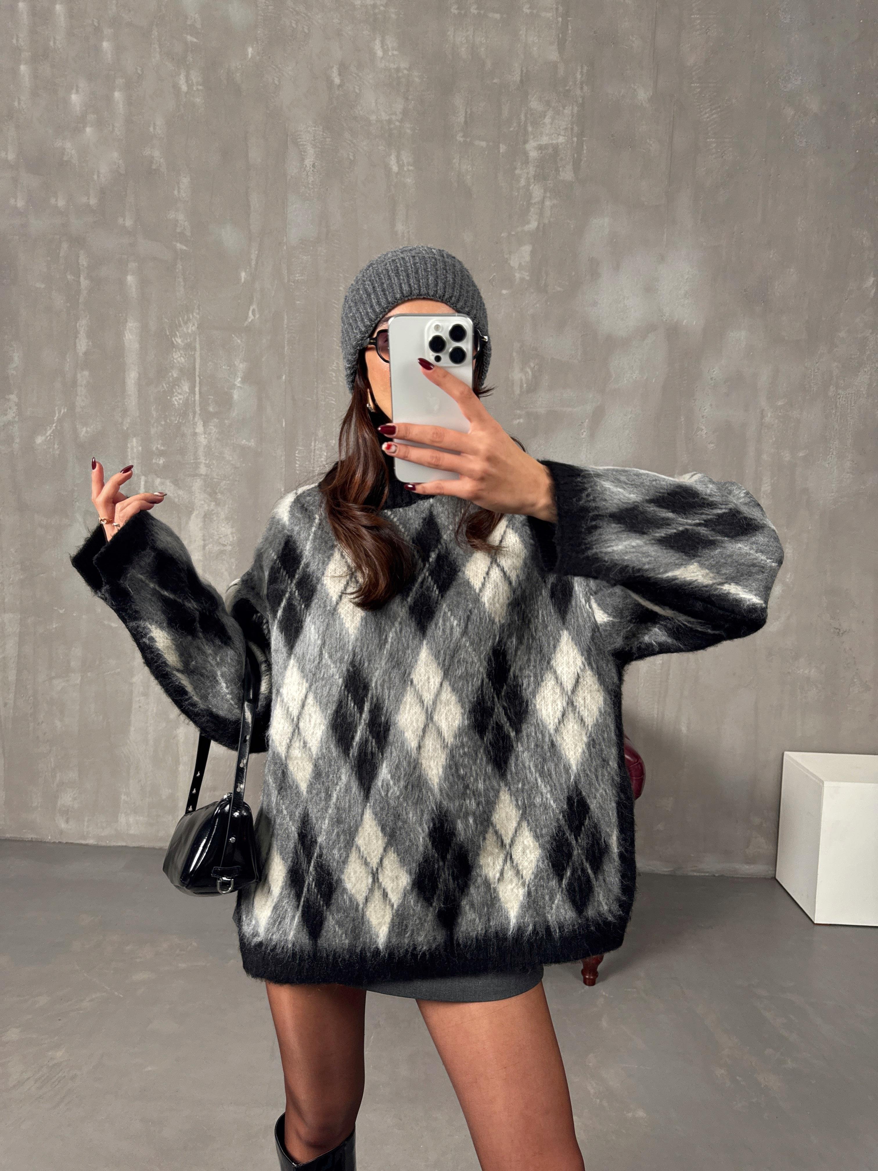 Promis Gri Yandan Yırtmaçlı Baklava Desenli Sakallı Kazak 