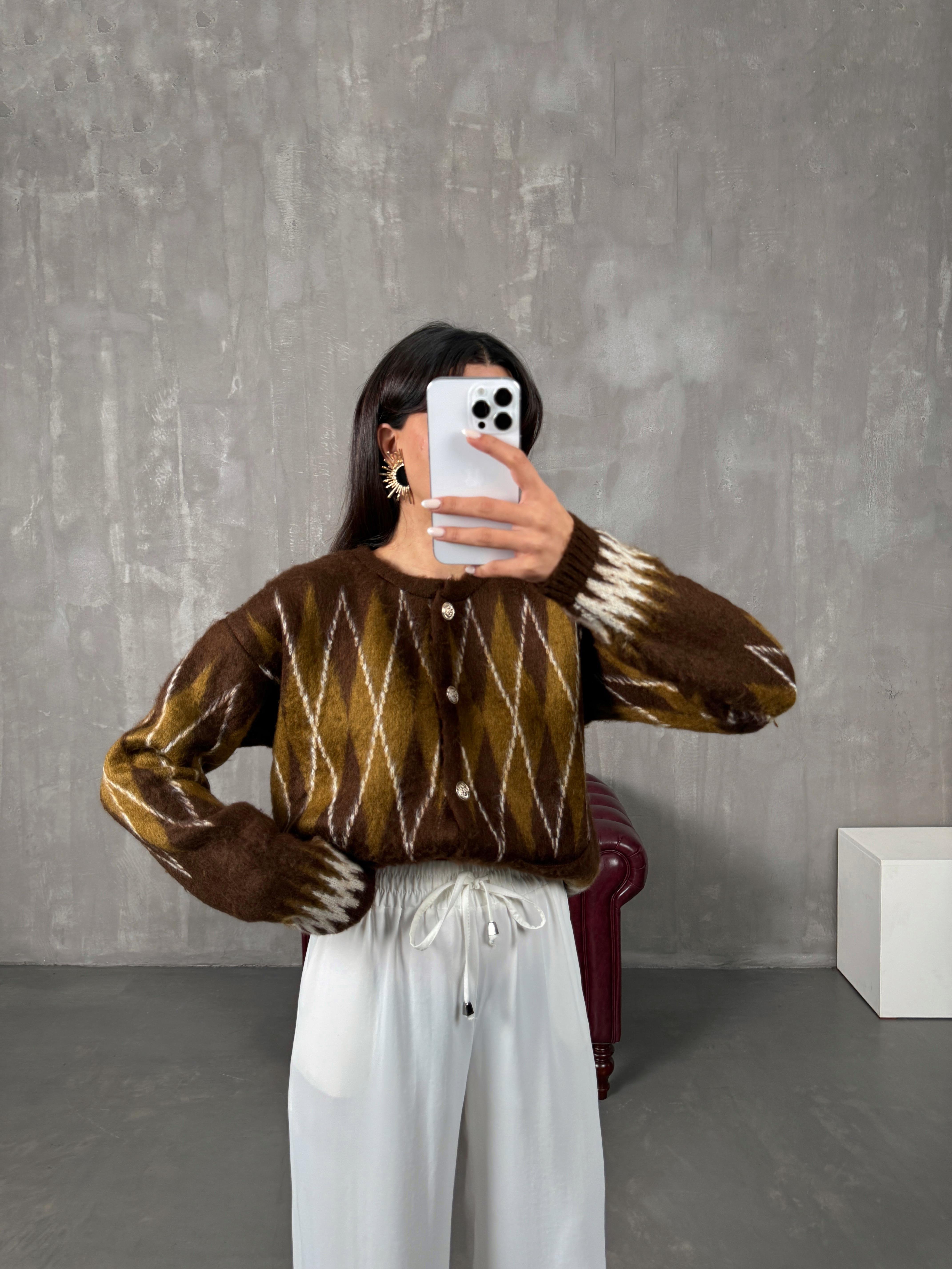 Manusa Ekru Kahve Sakallı Desenli Düğmeli MD Hırka