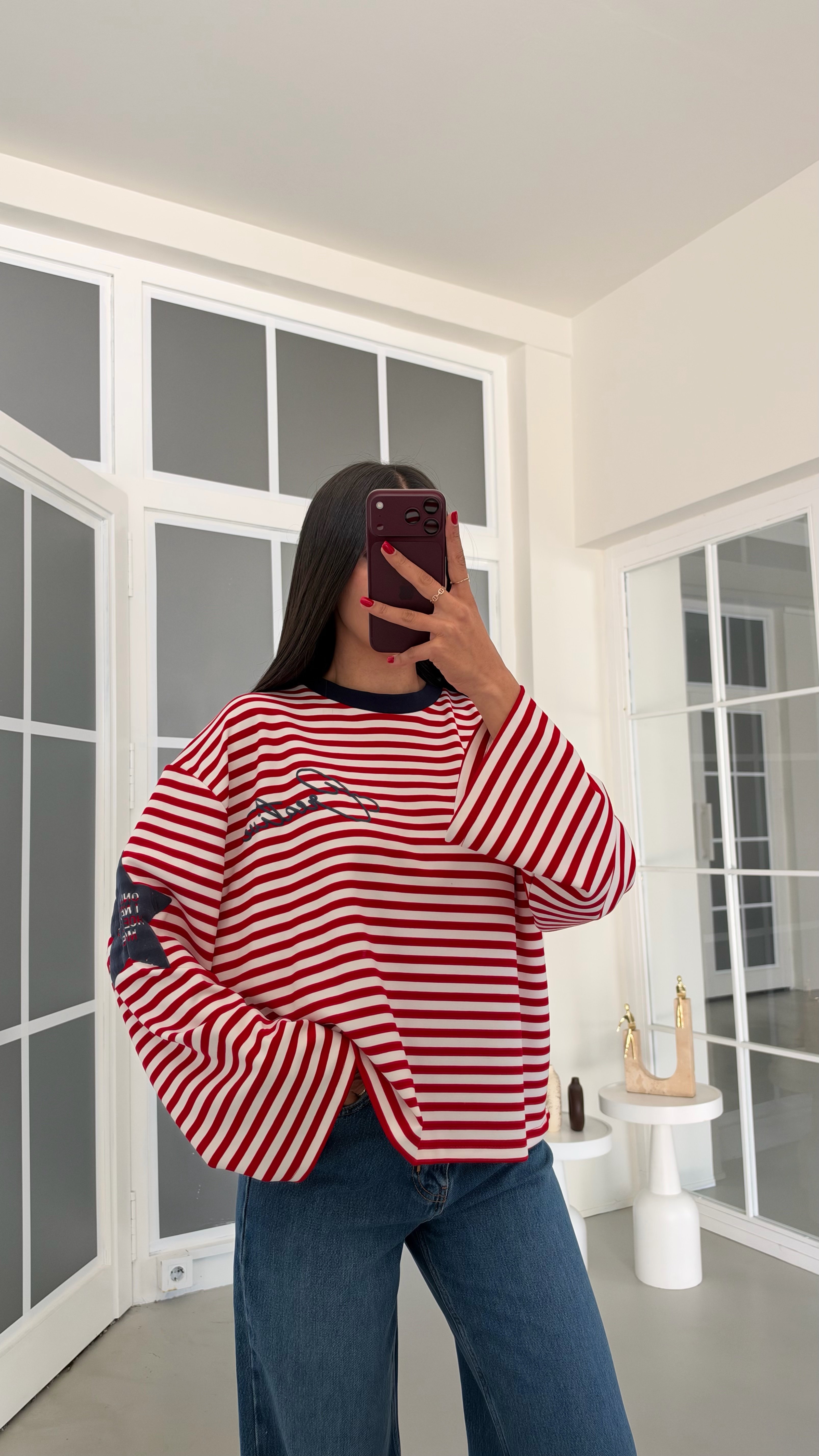 Kırmızı Şeritli Modal Kumaş Kol Yıldız Baskılı Sweatshirt GAUS-02287 GAUS-02121GAUSSWEATSHIRTGAUS-02287