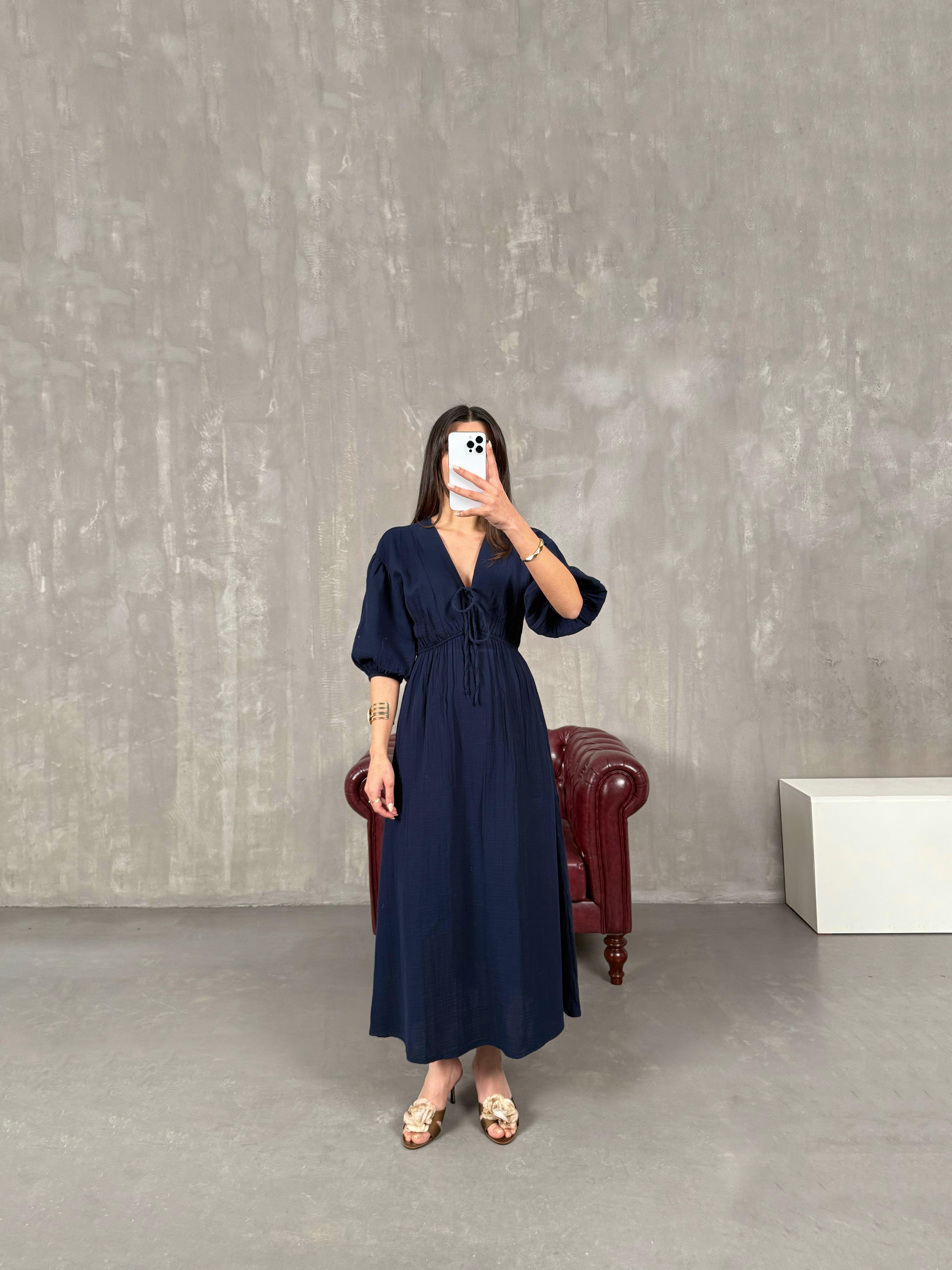 جسيكا فستان كحلي قماش موسلين بياقة شكل V وخصر مطاطي