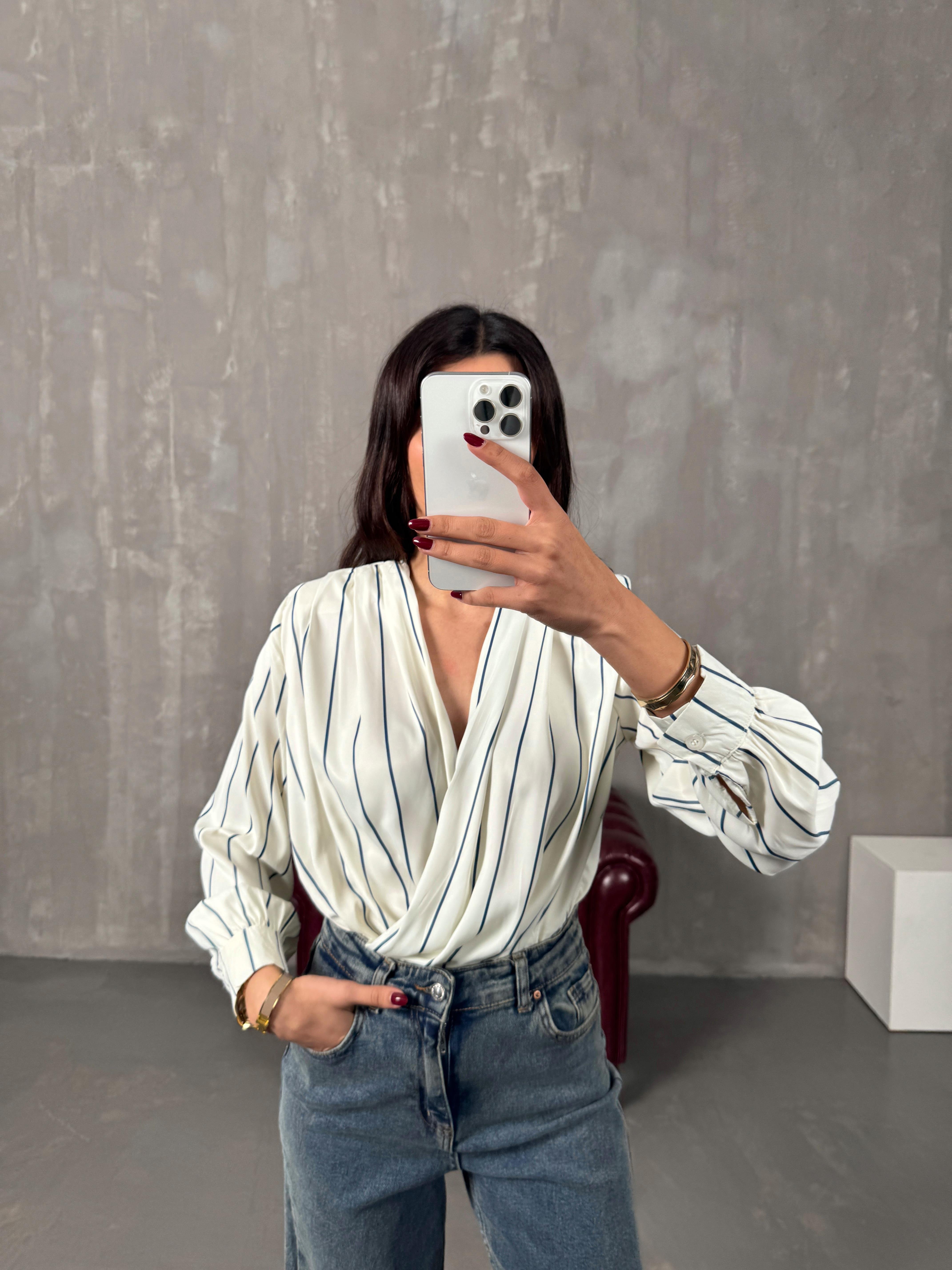 Fanya Mavi Çizgili Ekru Saten Vatkalı Bodysuit