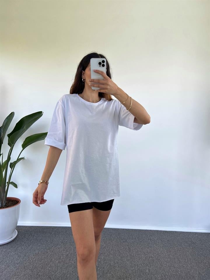 Beyaz Yırtmaçlı Oversize Tshirt GausTSHIRTGU001120