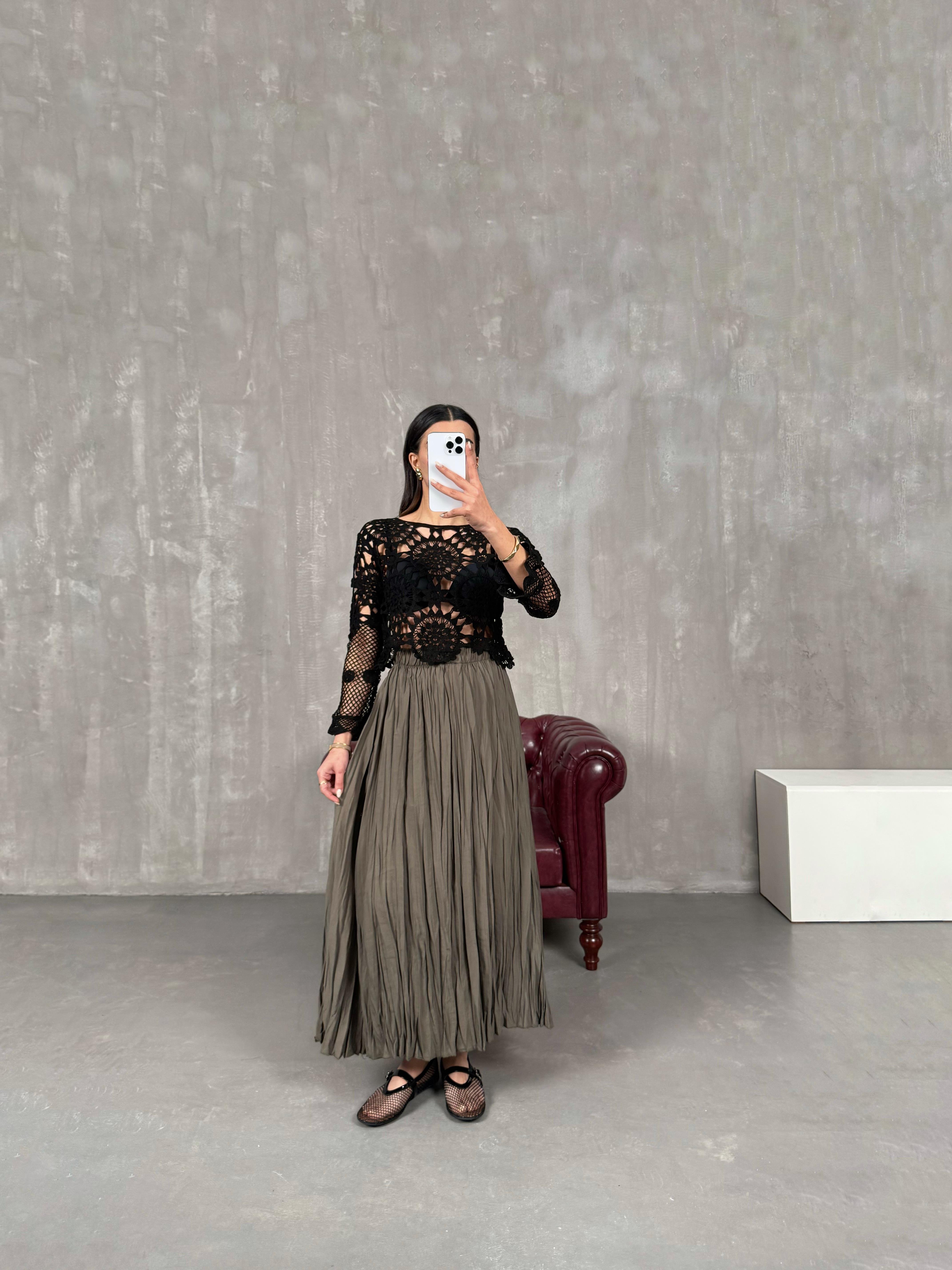 بينوله تنورة لون كاكي قماش تينسيل مجعّد