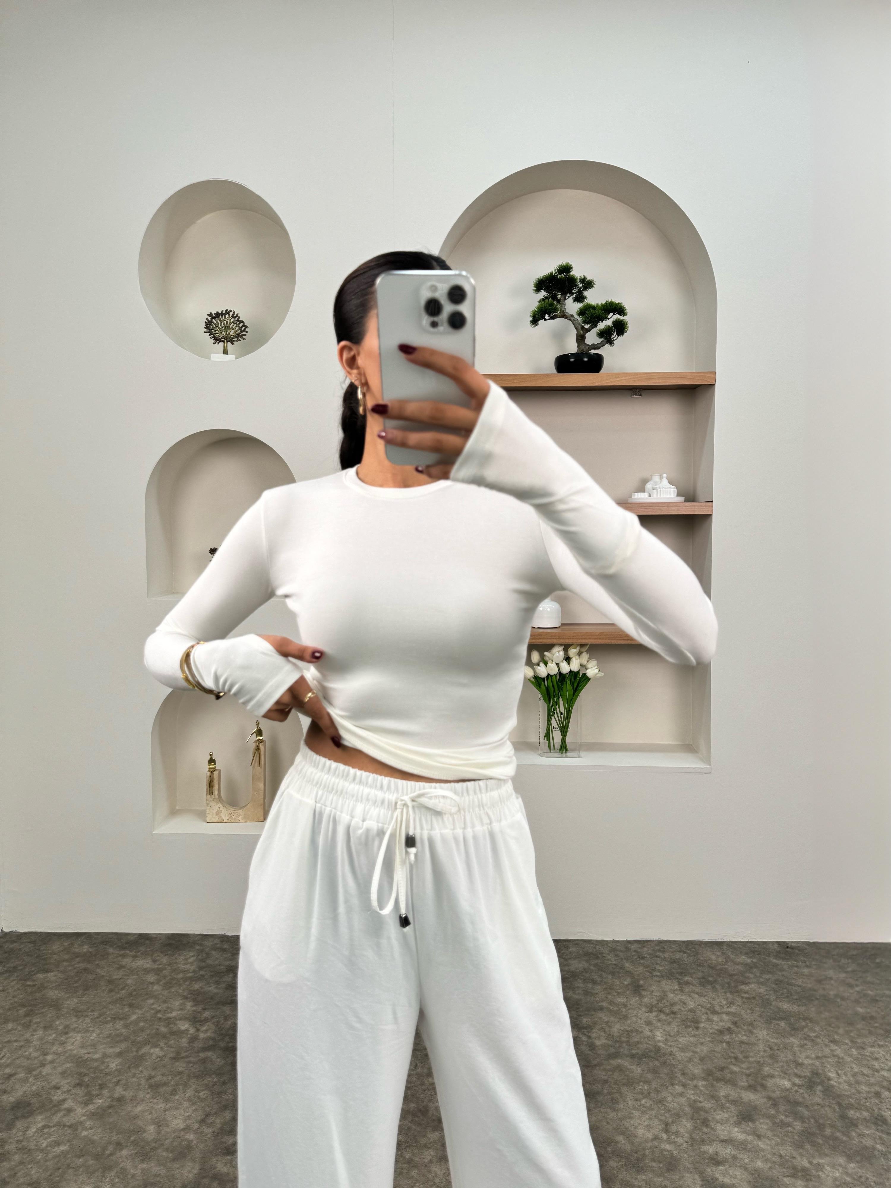 Odri Beyaz Oys Modal Kumaş Bisiklet Yaka El Detaylı Bluz