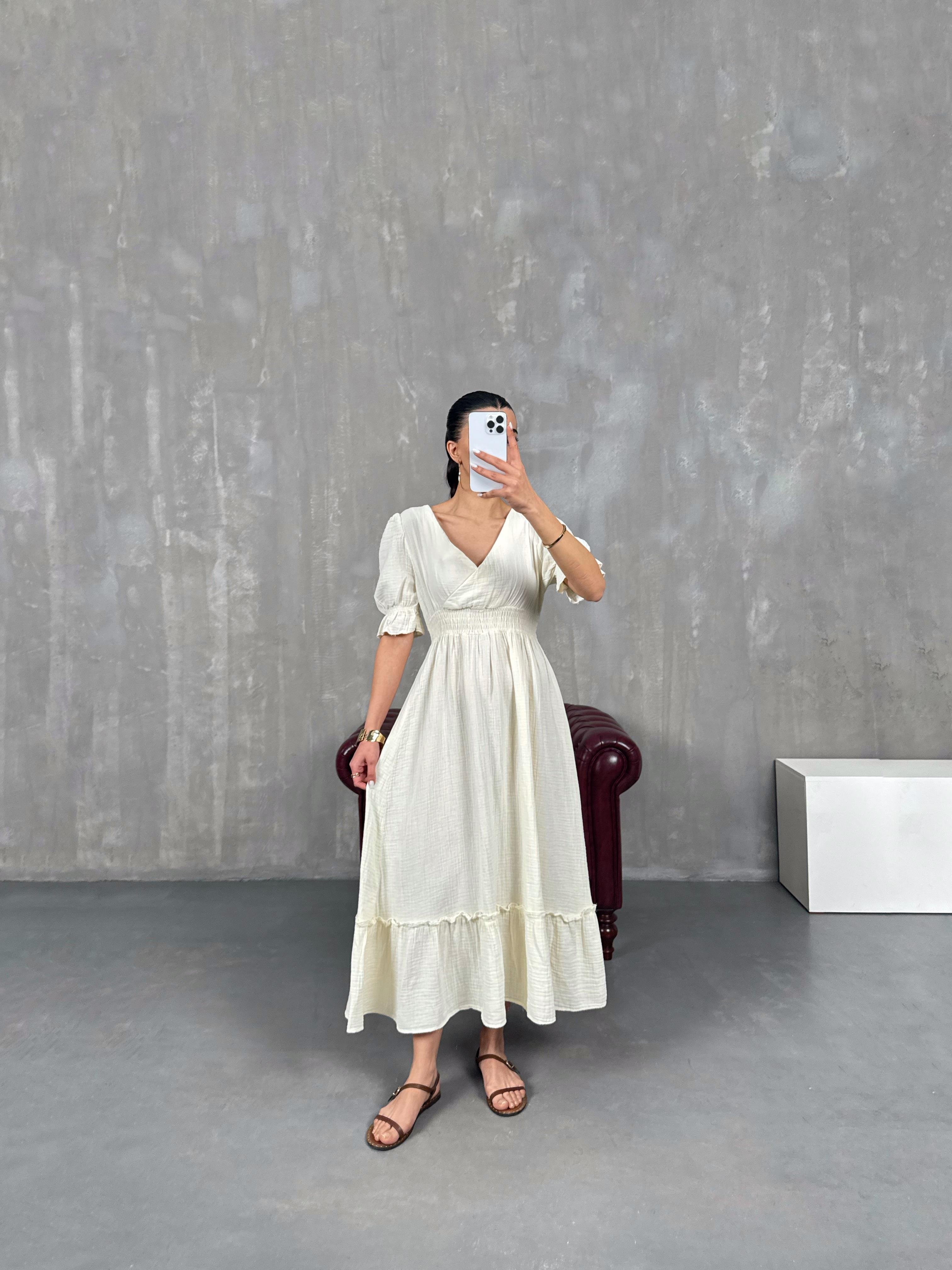 فستان بينتيريست إكرو قماش موسلين بثنيات مع خصر مطاطي وياقة شكل V Gaus00022