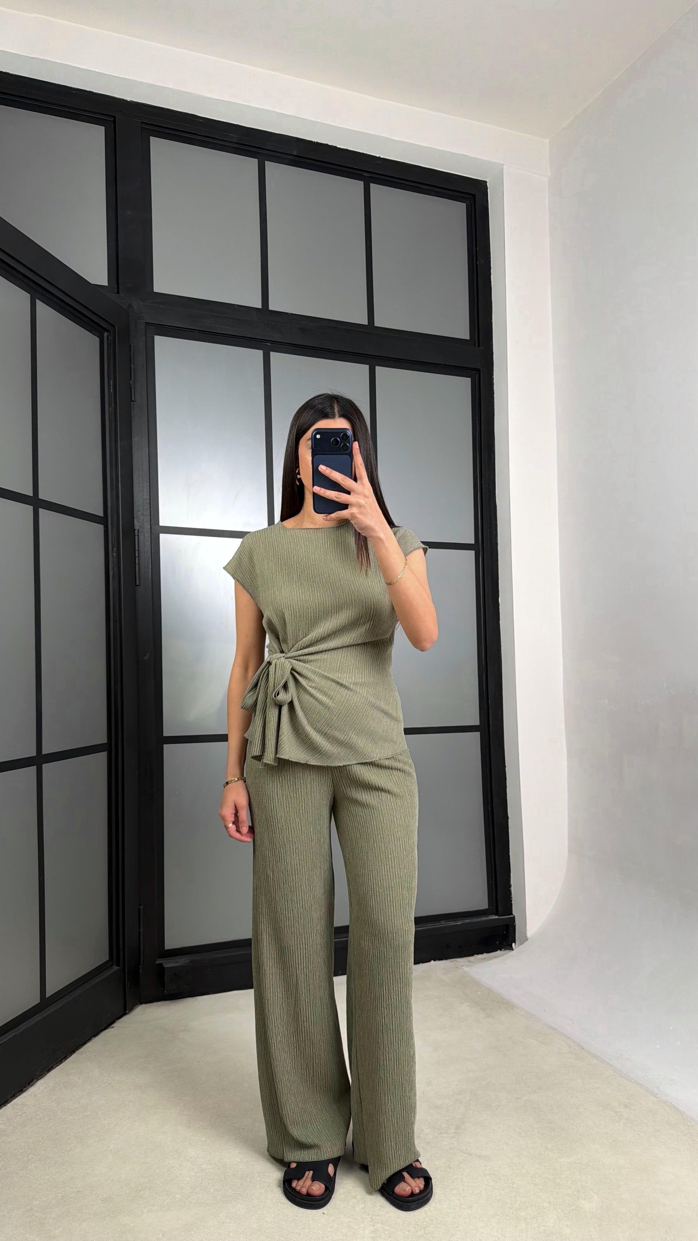 Yeşil Bağlama Detaylı Bluz Beli Lastikli Pantolon Krinkıl Kumaş Takım GAUS-01308GAUSSuitsGAUS-01308