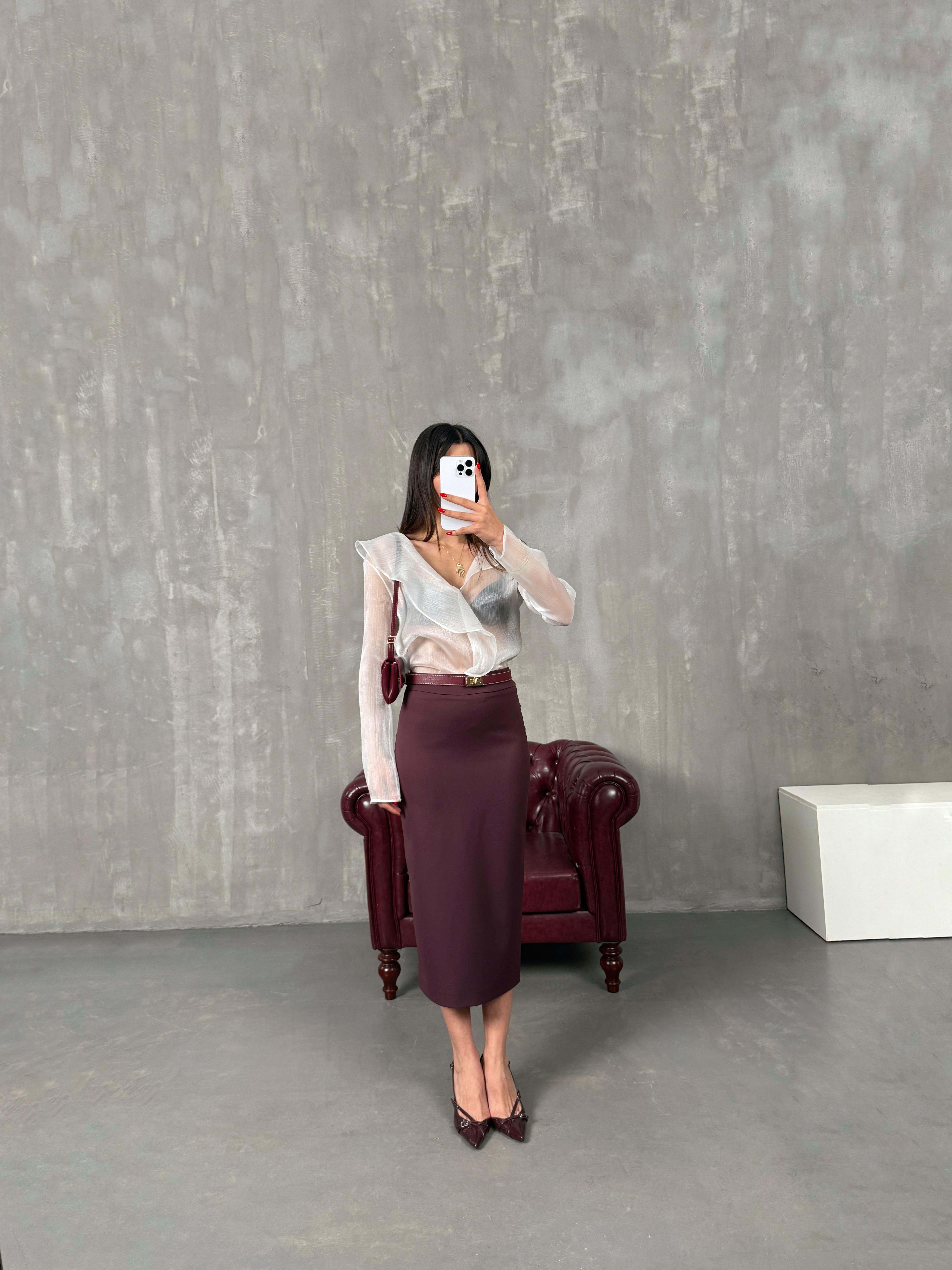 نايلا تنورة قلم مع شق لون بوردو موديل زد آر