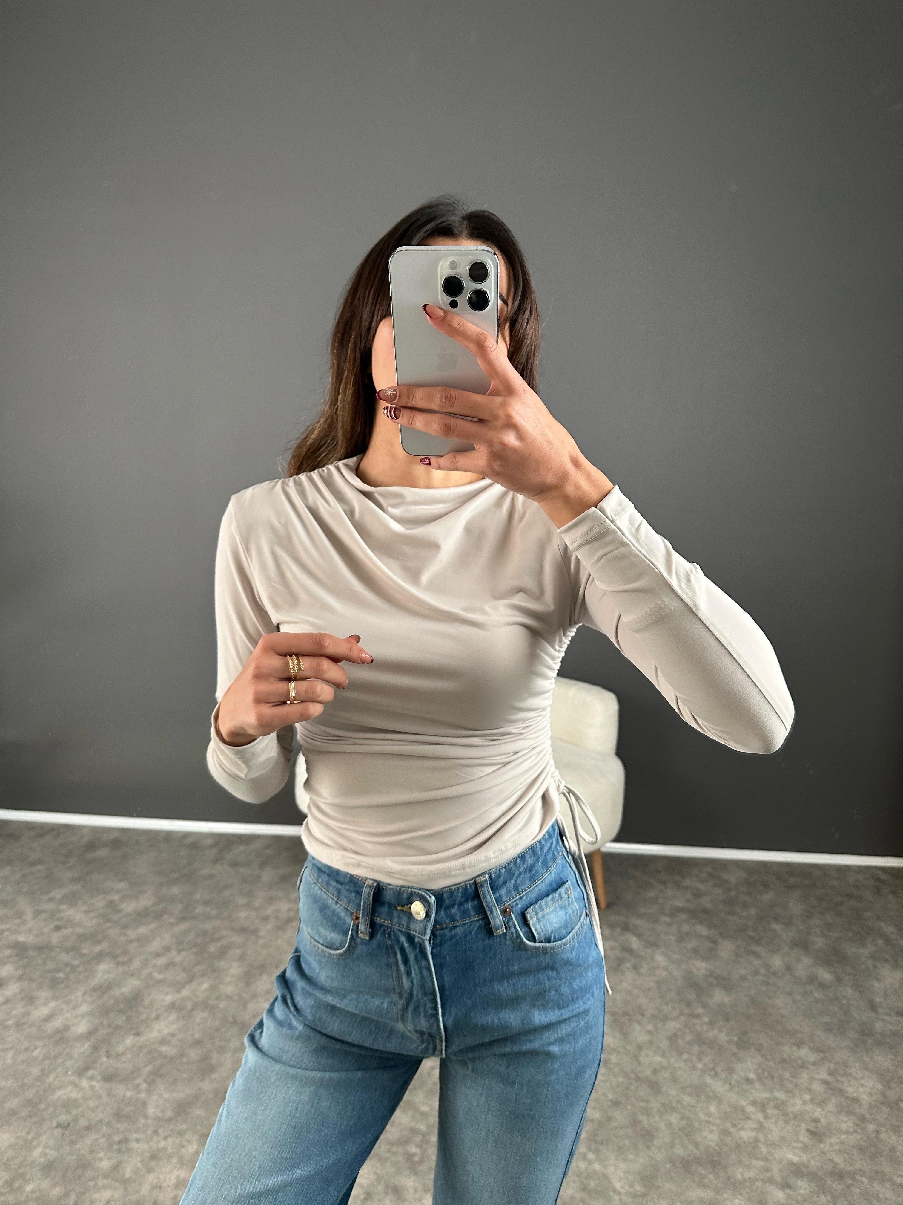 Taş Yandan Büzgülü Bluz 