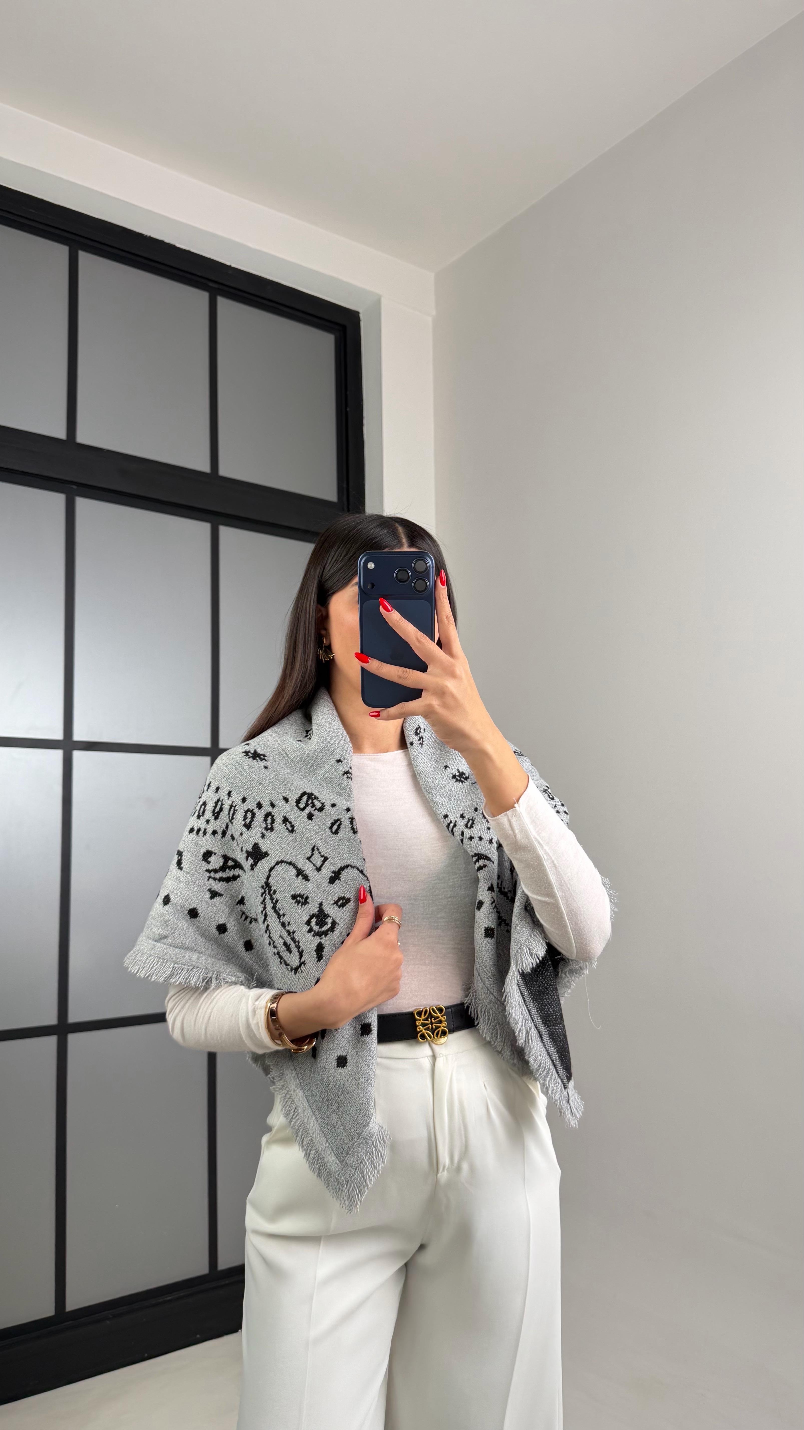 Gri Desenli Muadil Triko Şal GAUS-00954GAUSŞal & FularGAUS-00954