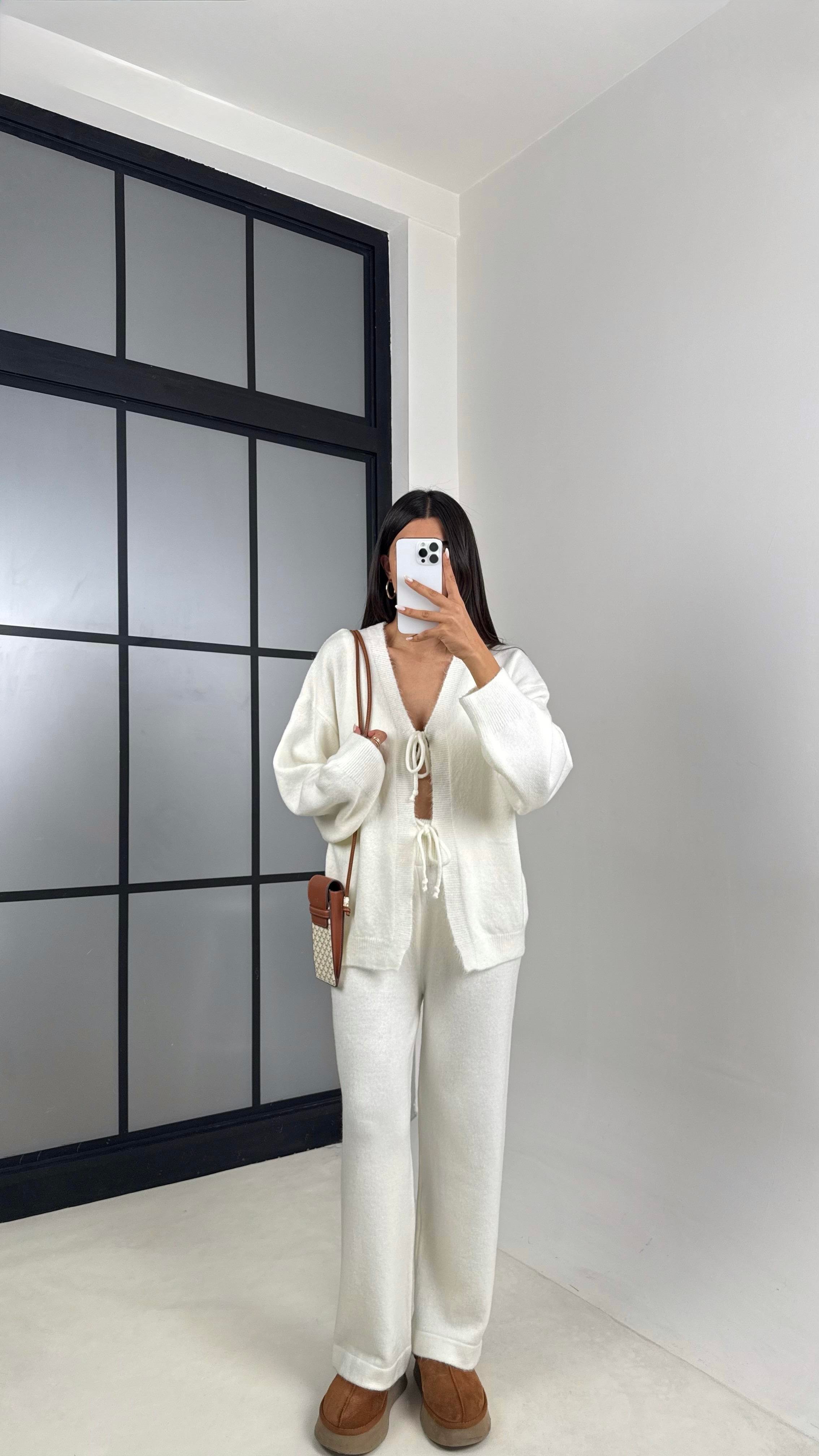 Ekru Önü Bağlamalı Hırka Beli Lastikli Pantolon Yumuşak Triko Takım GAUS-00203GAUSTAKIMGAUS-00203