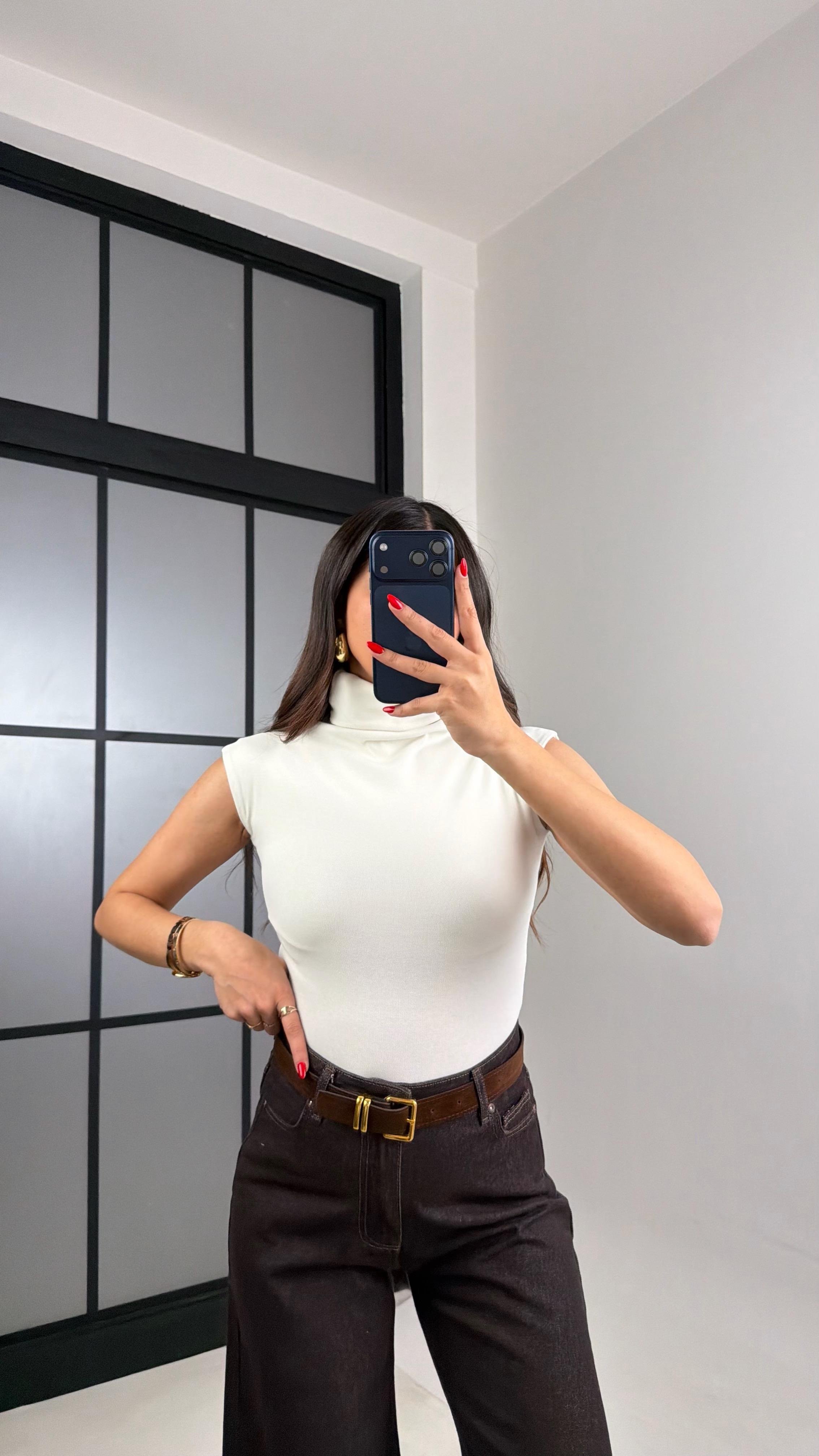 Ekru Balıkçı Yaka Sıfır Kol ZR Model Bodysuit GAUS-00942GAUSBODYSUİTGAUS-00942