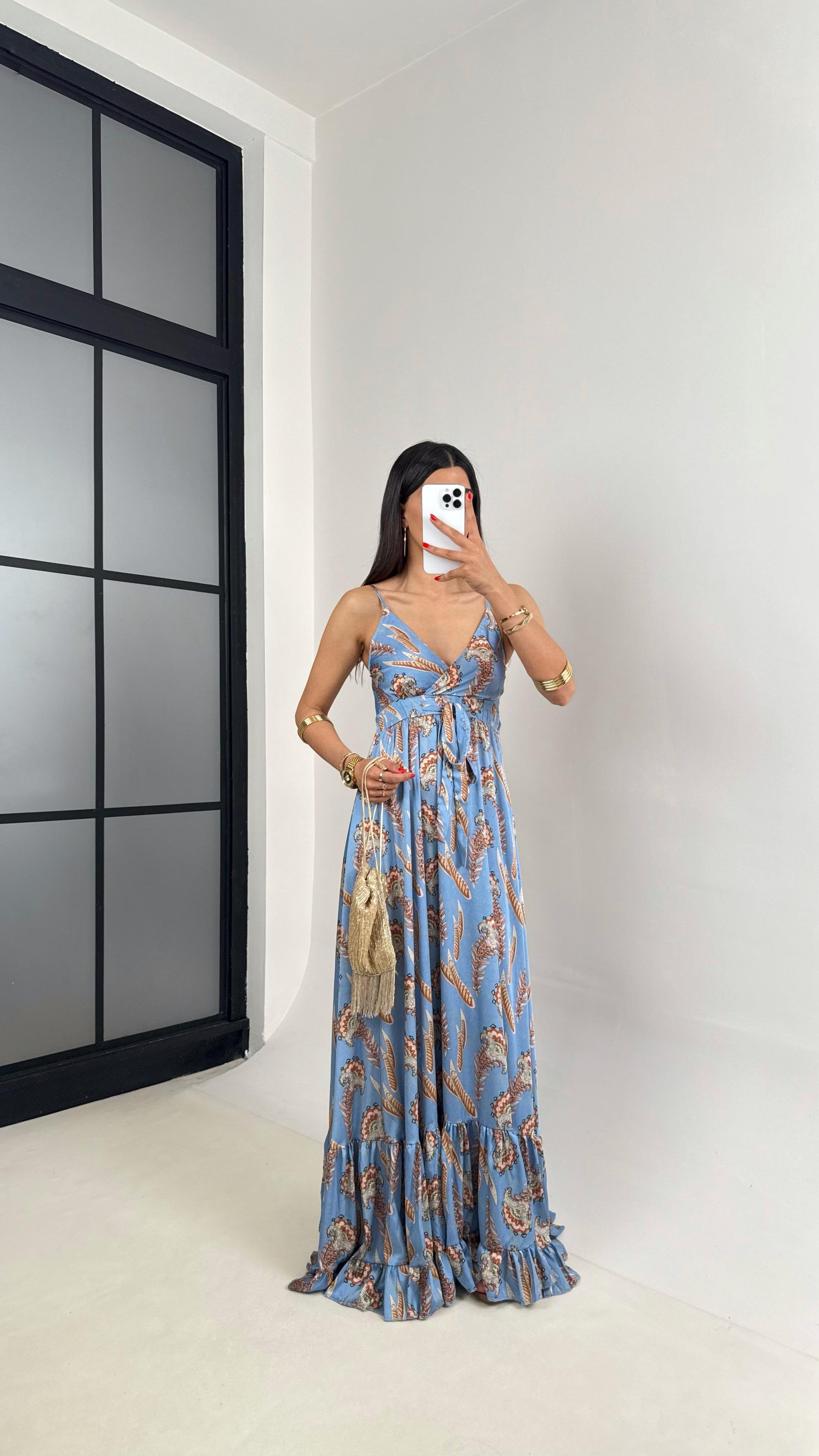 Mavi Etnik Desenli Ayarlanabilir Askılı Sırt Dekolteli Yumuşak Saten Elbise Gaus00489GausELBİSEGU1002146