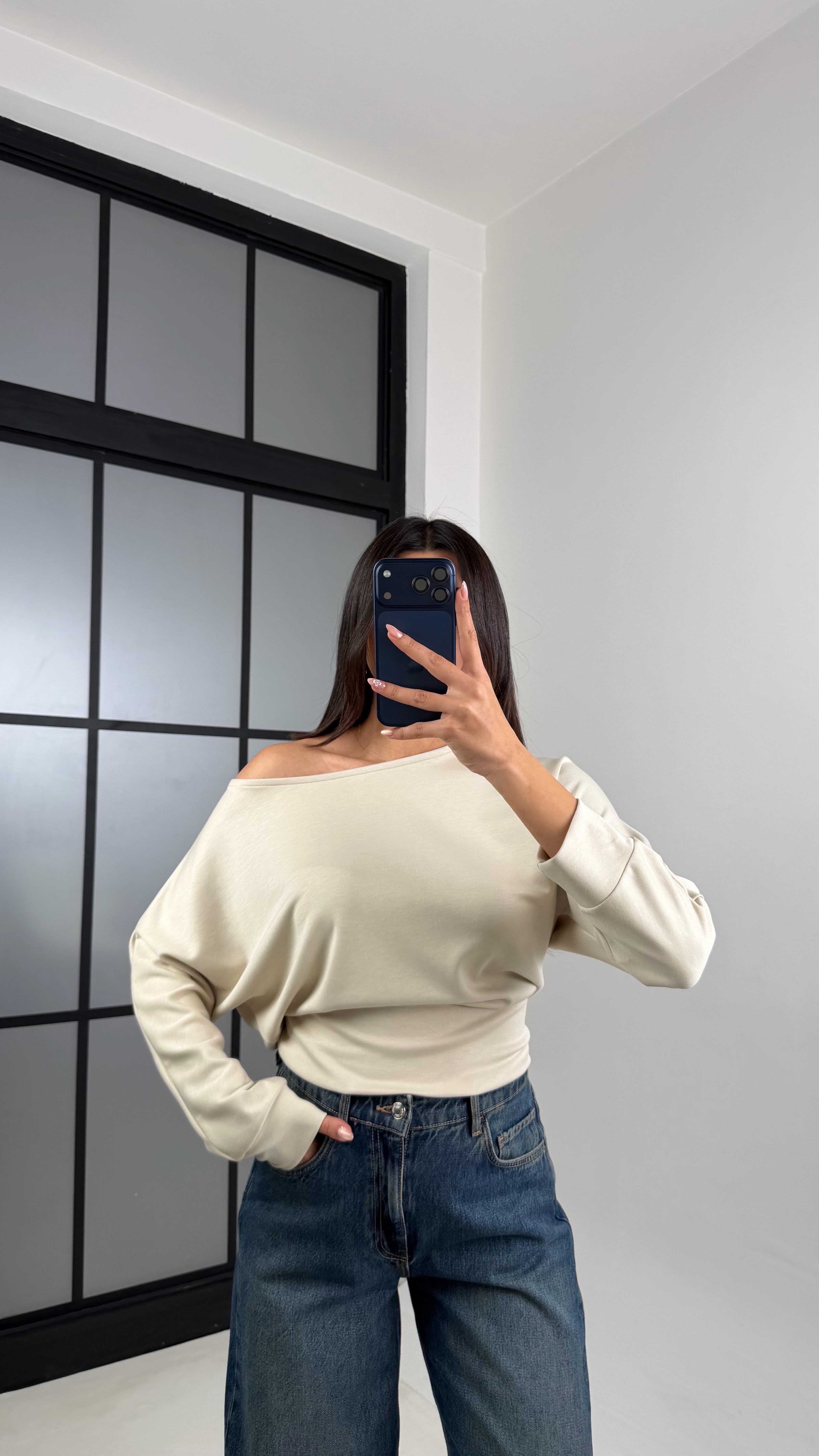 Taş Kayık Yaka Modal Kumaş Bluz GAUS-00795GAUSBLUZGAUS-00795