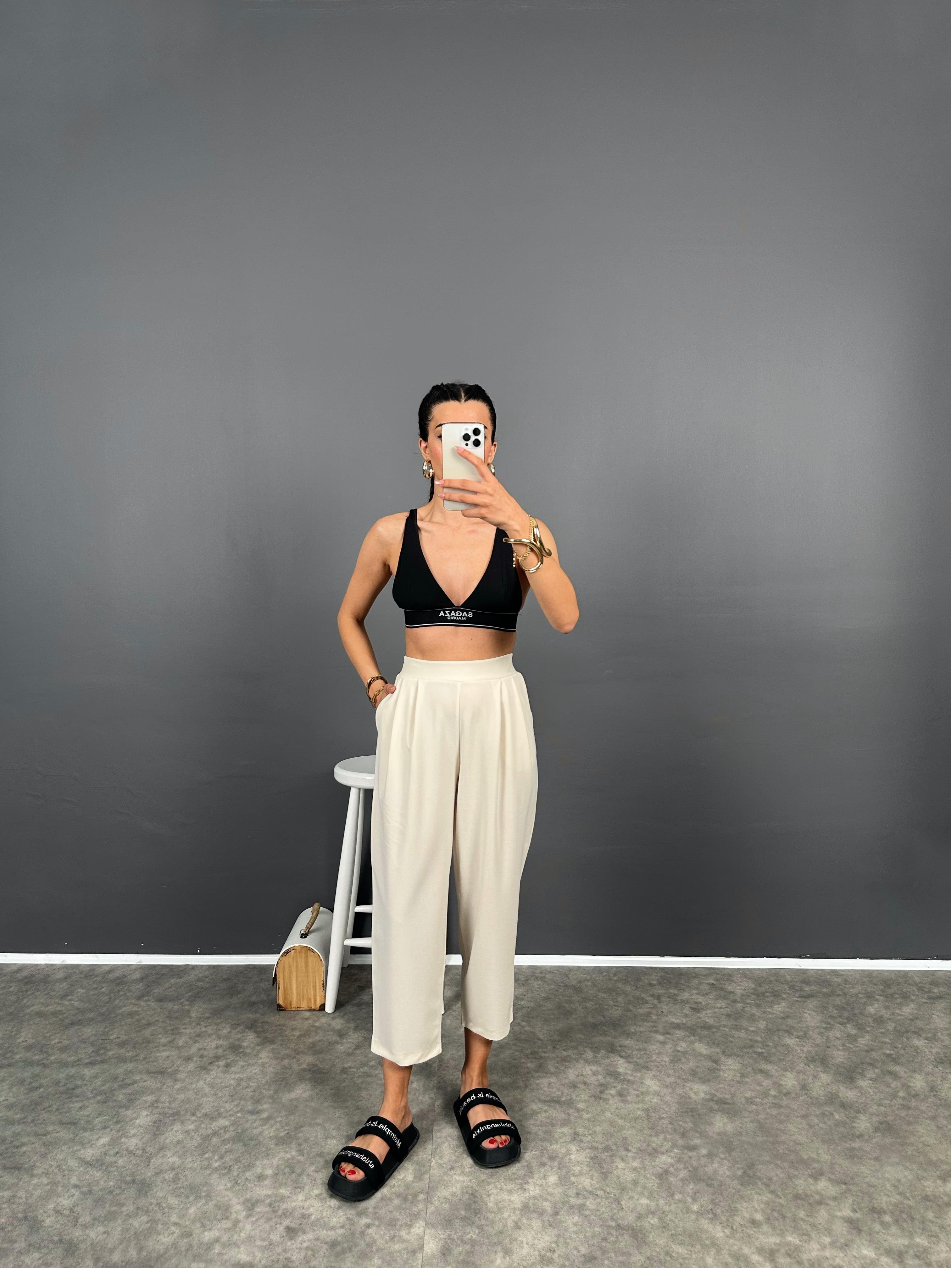 Buddle Taş Arkası Lastikli Rahat Kalıp Krep PantolonGausPANTOLONGU008430