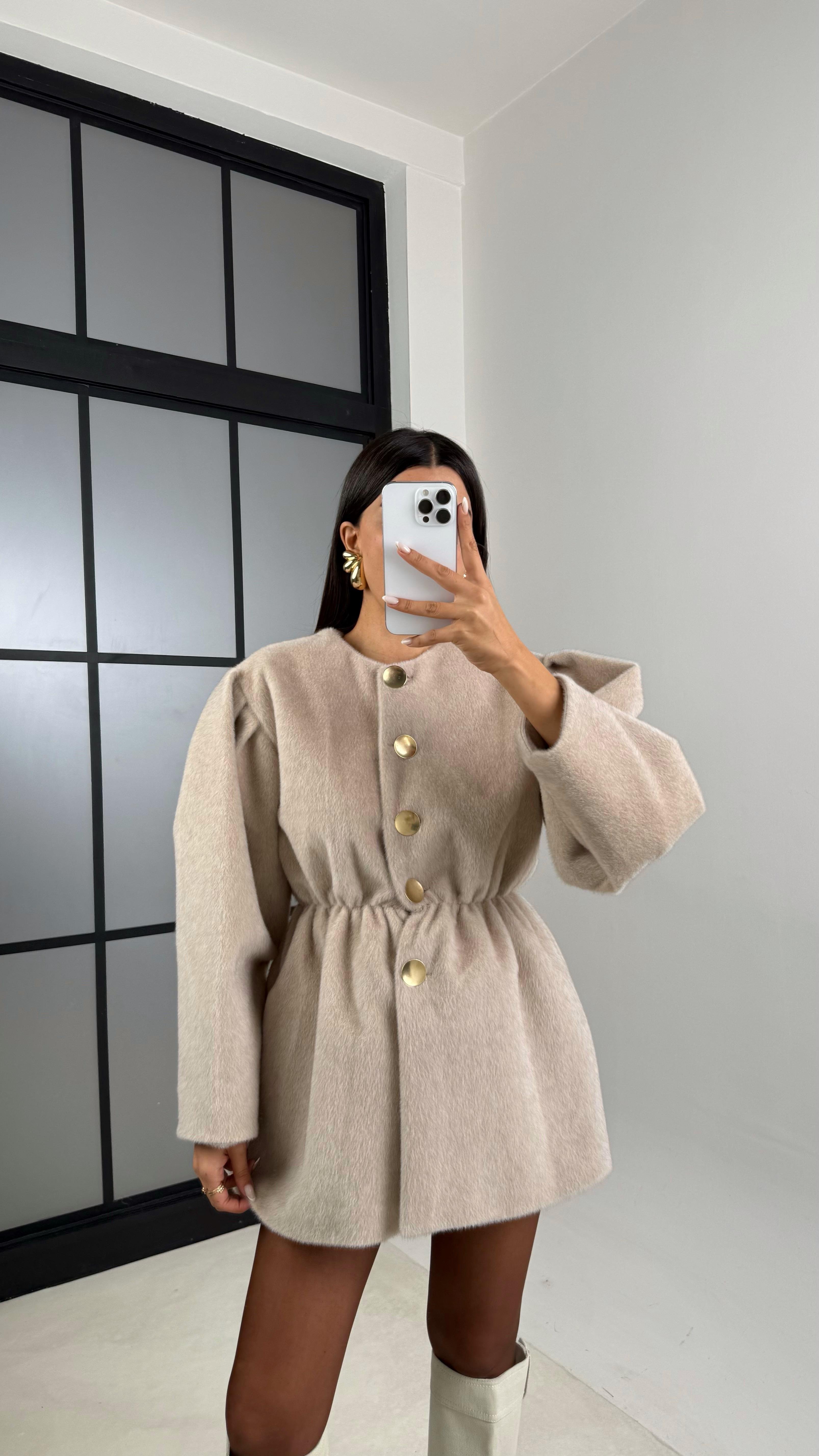 Taş Beli Lastikli Düğmeli Peluş Ceket GAUS-00182GAUS السترات  GAUS-00182