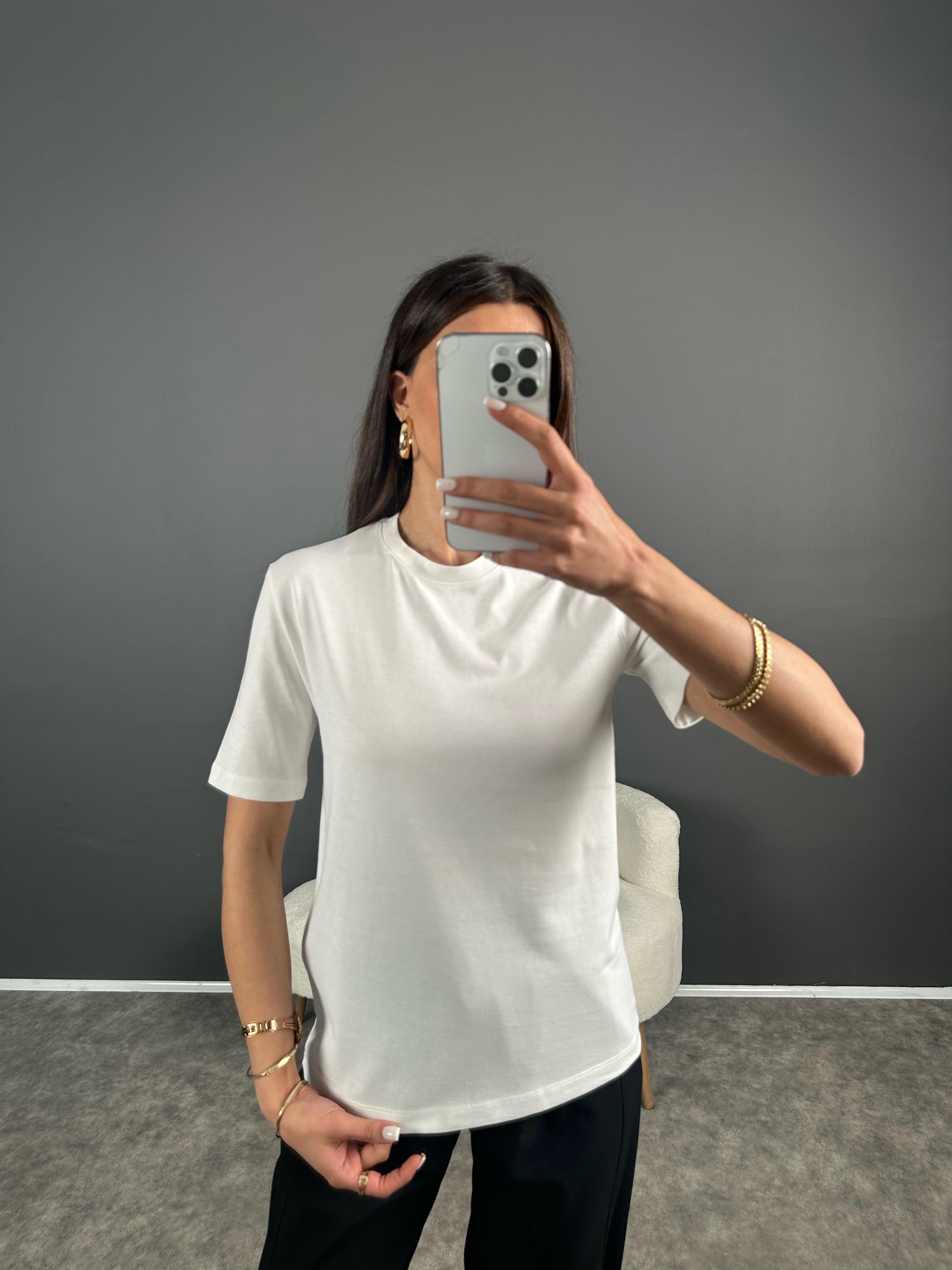 MD Beyaz Basic Tshirt