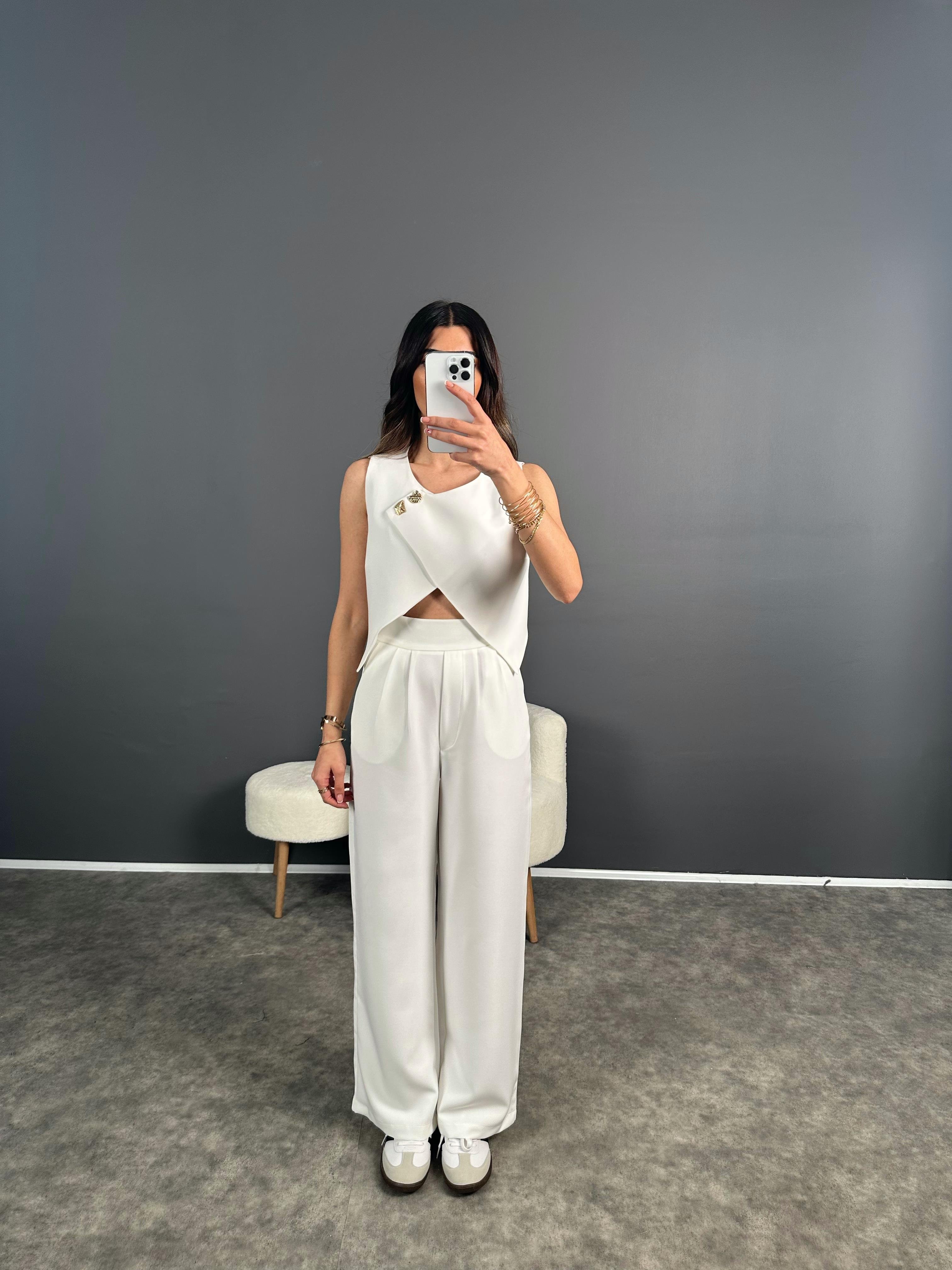 ZR Ekru Asimetrik Kesim Gold Düğme Detaylı Pantolon TakımGausTAKIMGU004595