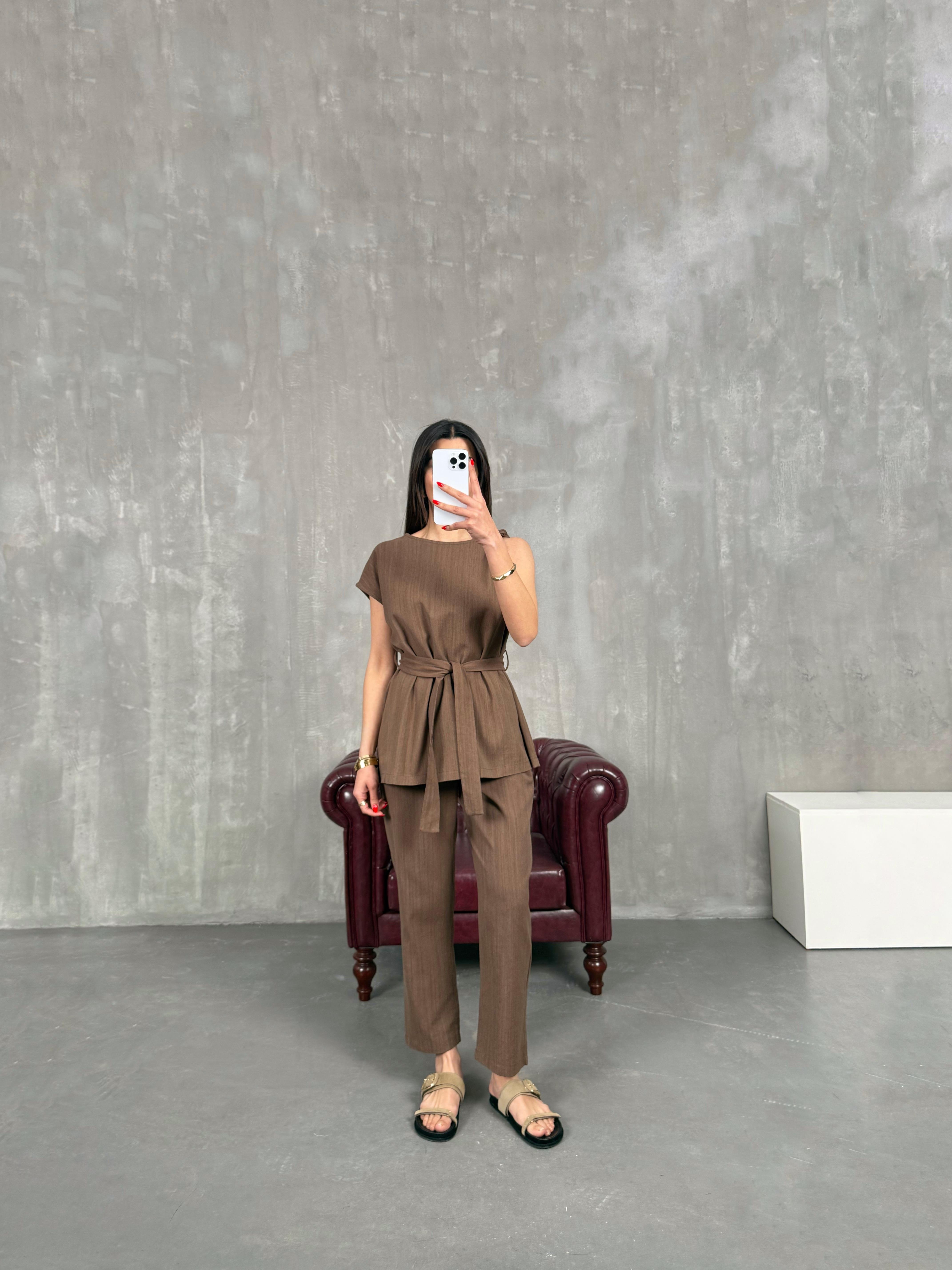 Kahve Omuz Detaylı Kuşaklı Keten Takım Gaus00188GausTAKIMGU1001433