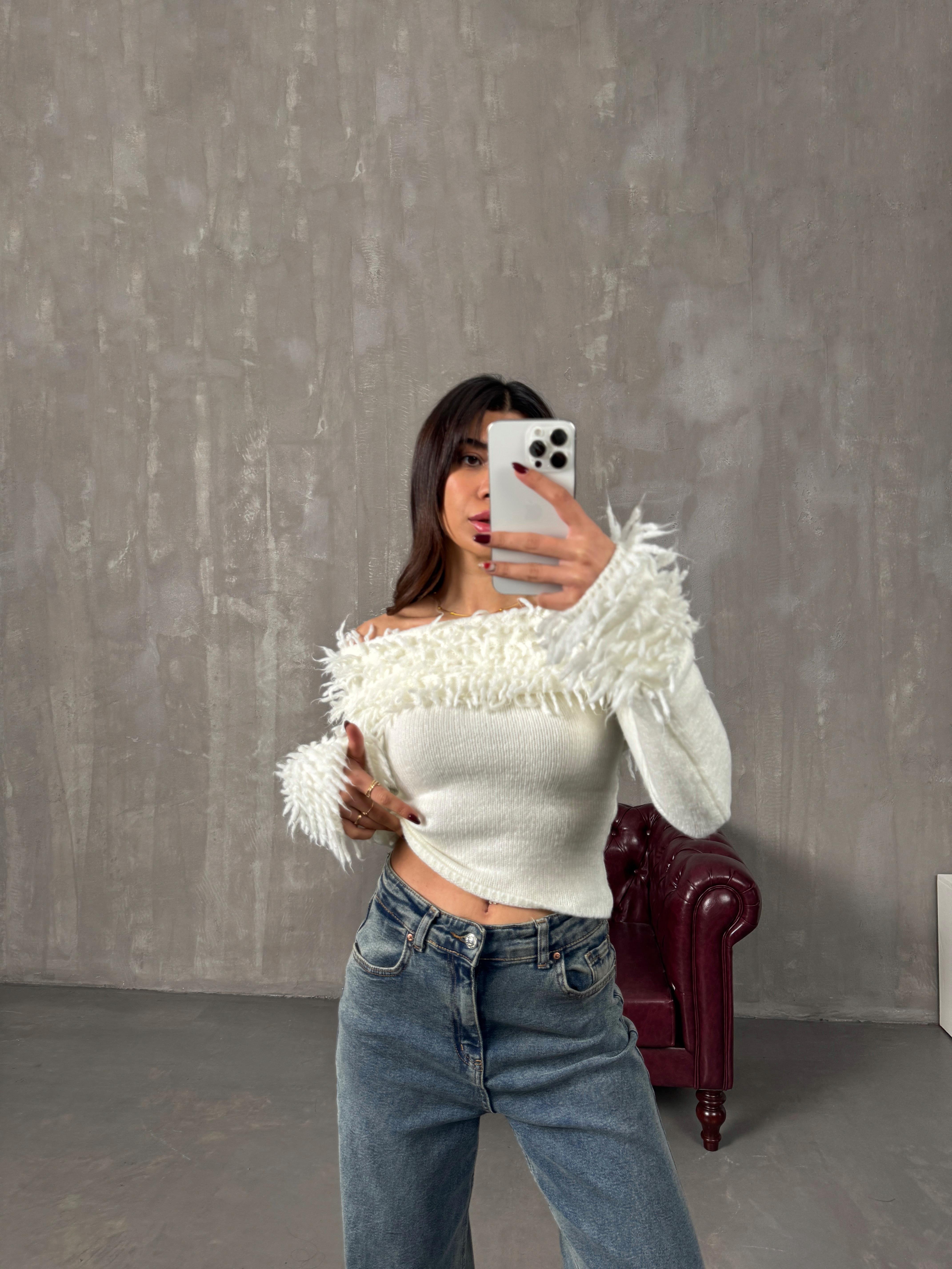 Fred Ekru Püskül Detaylı Kayık Yaka Kazak