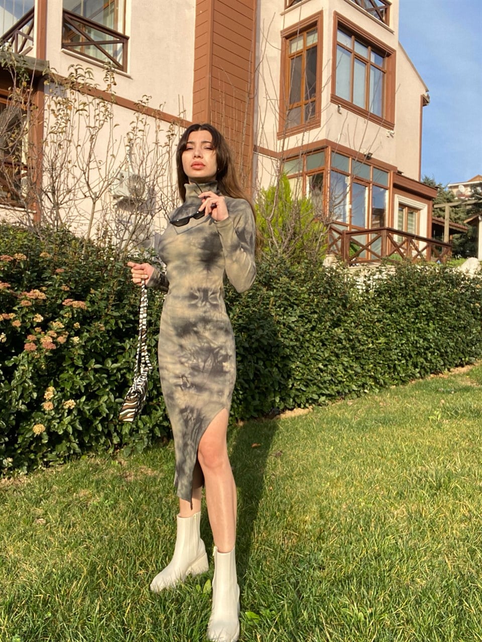 Desenli yırtmaçlı triko elbise GausELBİSEGU00075