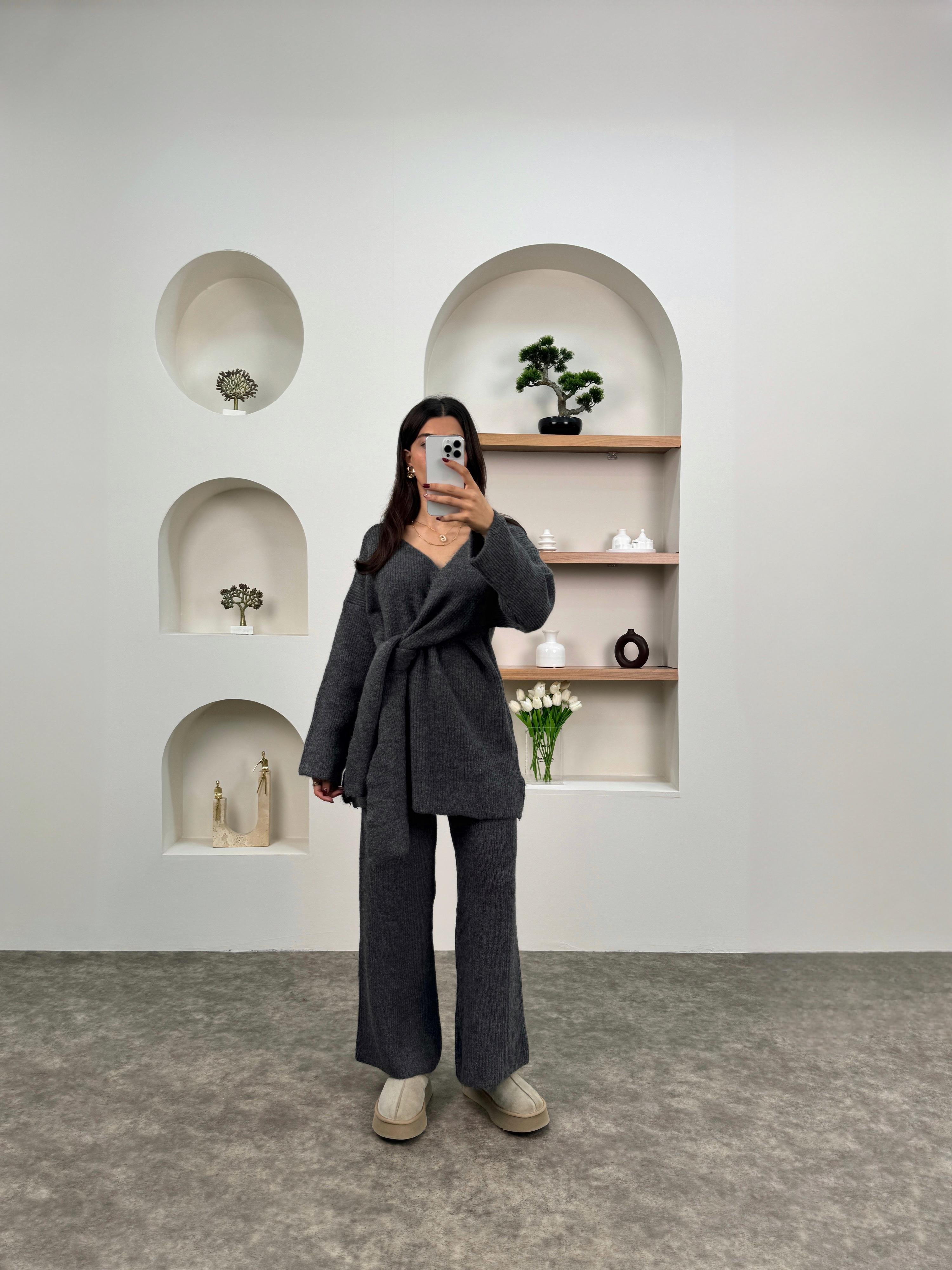 Gloria Anthracite Tie-Down Sweater Suit