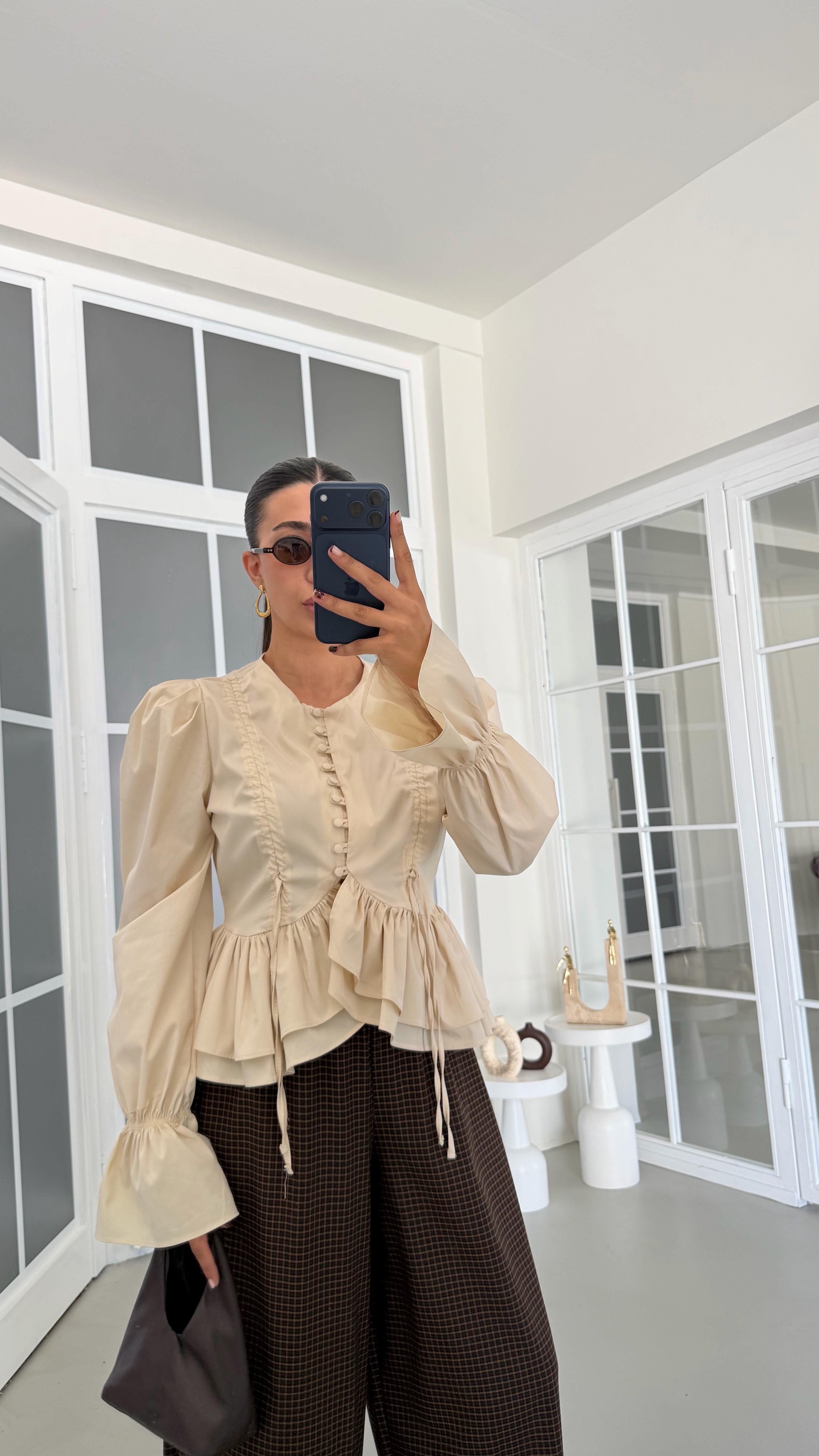 Bej Poplin Fırfırlı Tasarım Bluz GAUS-01891GAUSBLUZGAUS-01891