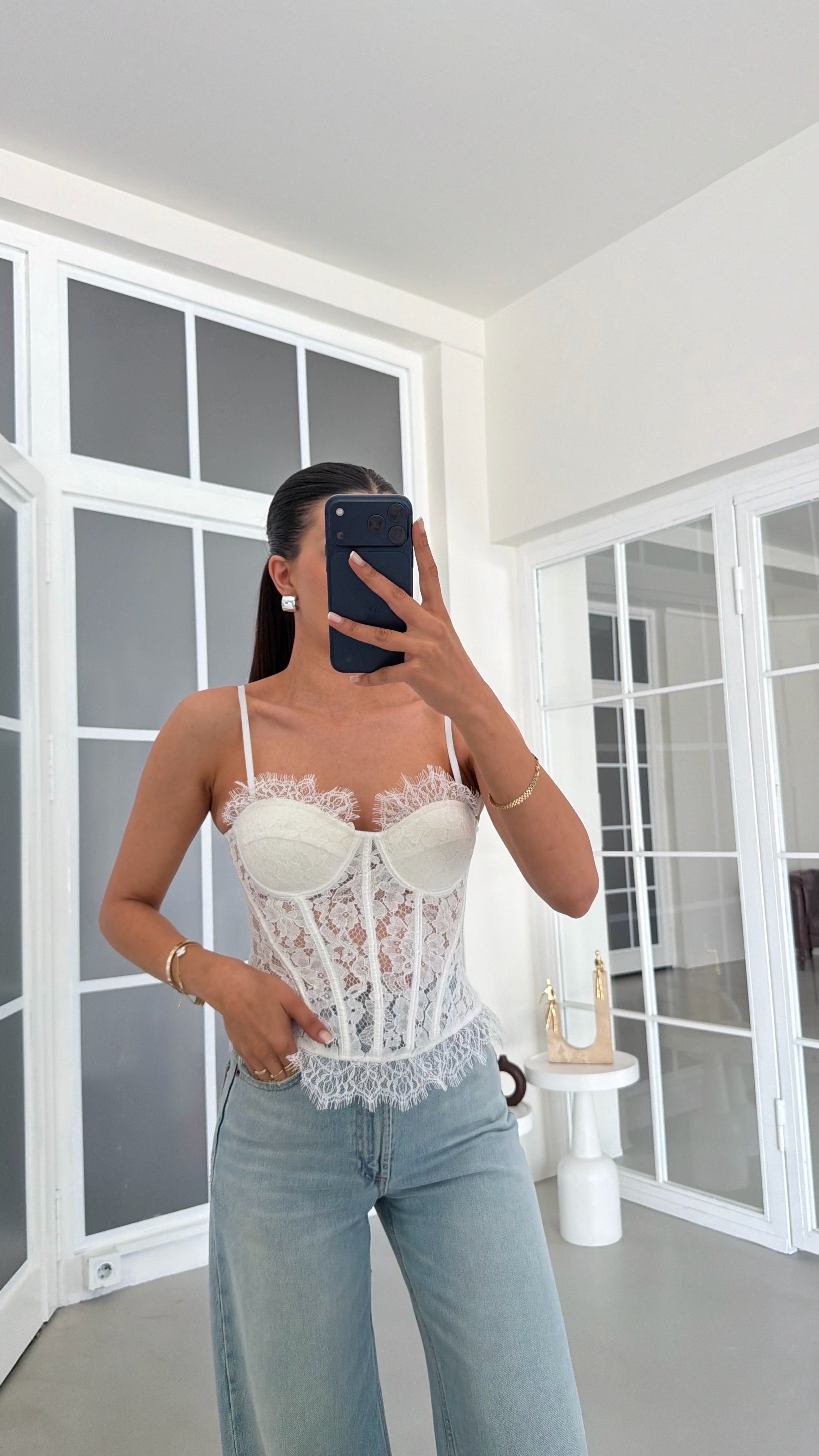 Beyaz Dantelli Çıkarılabilir Askılı Sırtı Lastikli Korse GAUS-01923GAUSBlouseGAUS-01923