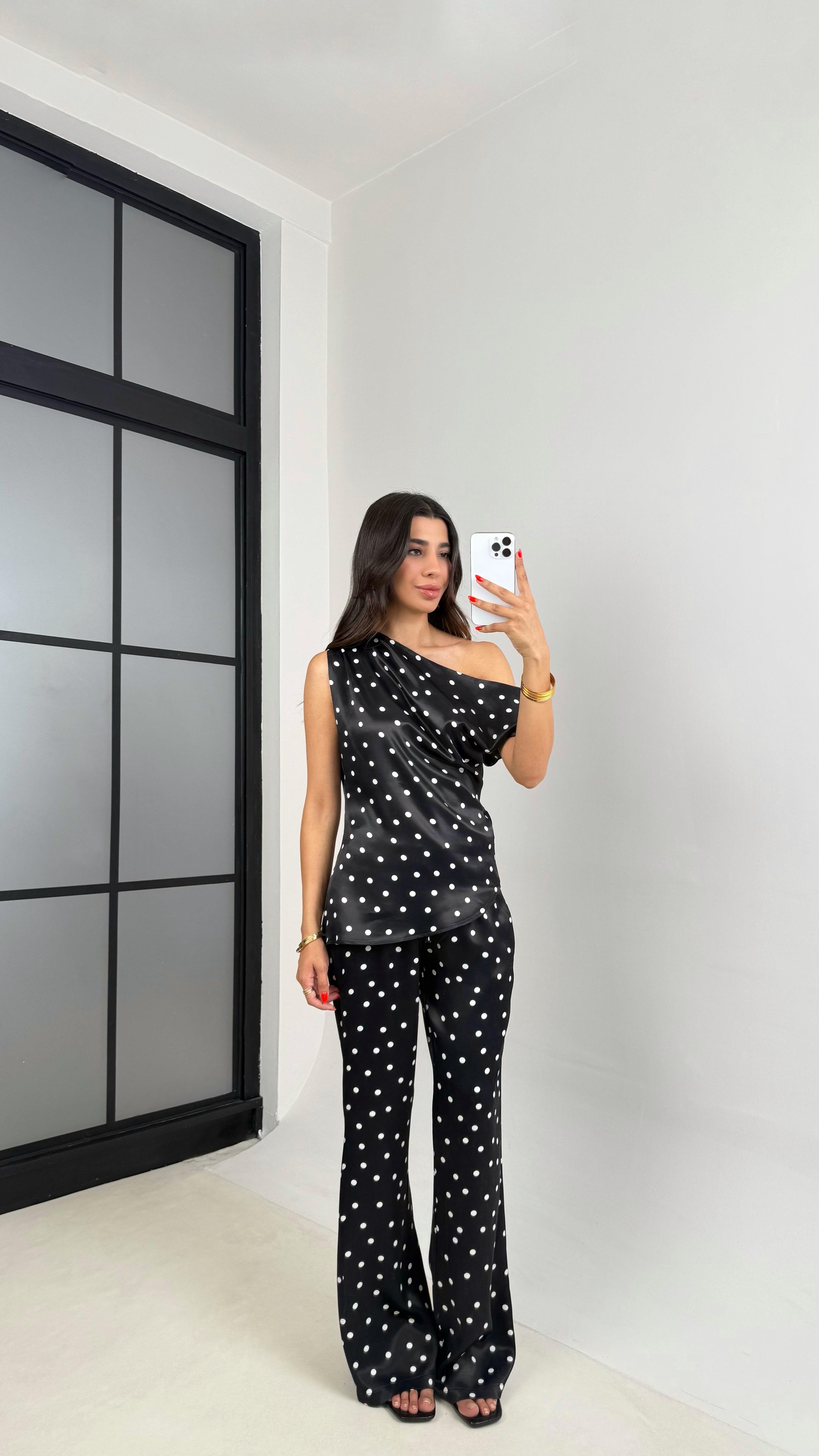 Siyah Puantiyeli Asimetrik Kesim Bluz Beli Lastikli Pantolon Saten Takım GAUS-007GAUSTAKIMGAUS-007