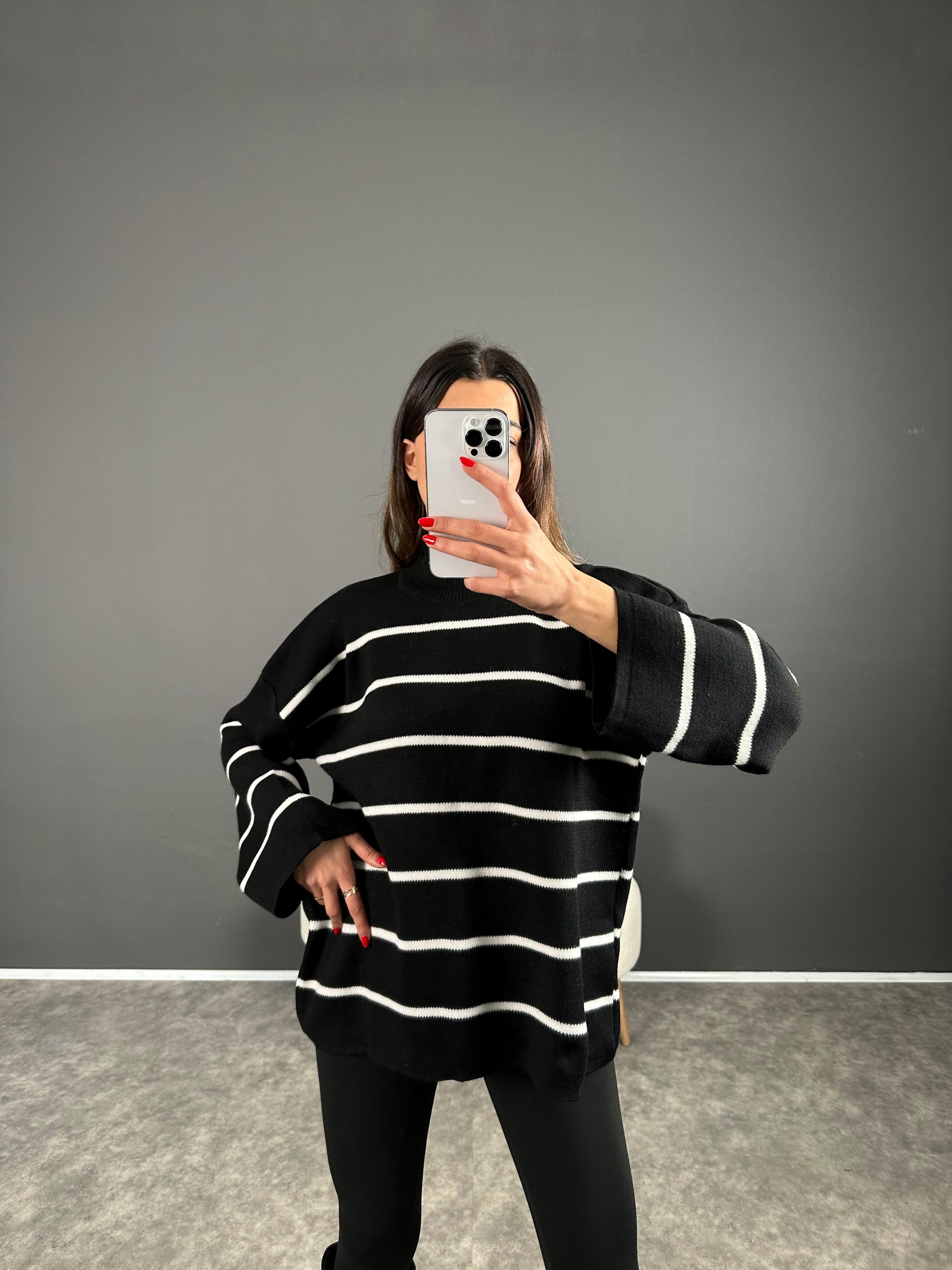 Siyah Çizgili Basic Triko Kazak 