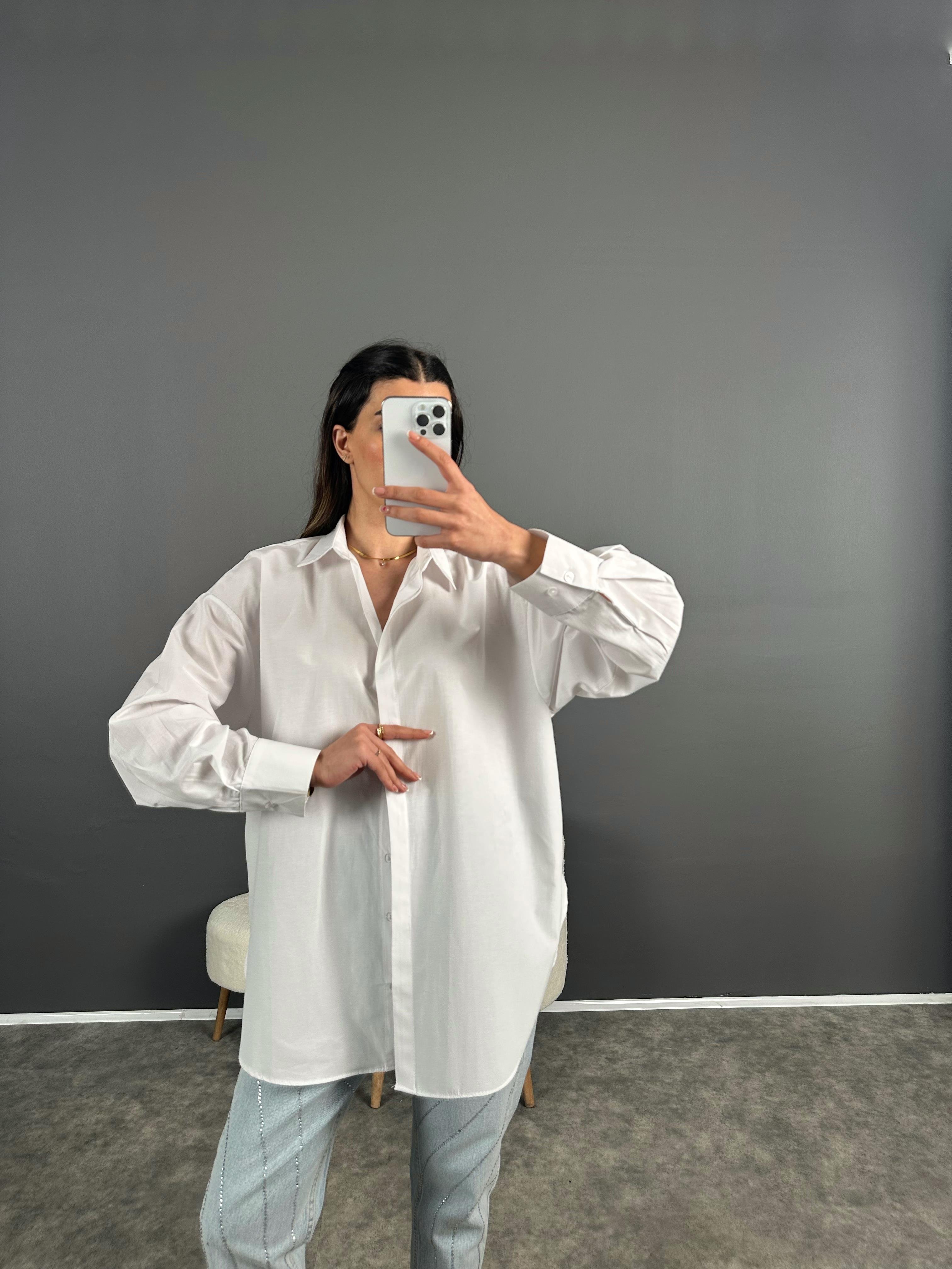 Min Beyaz Oversize Gizli Düğmeli Gömlek