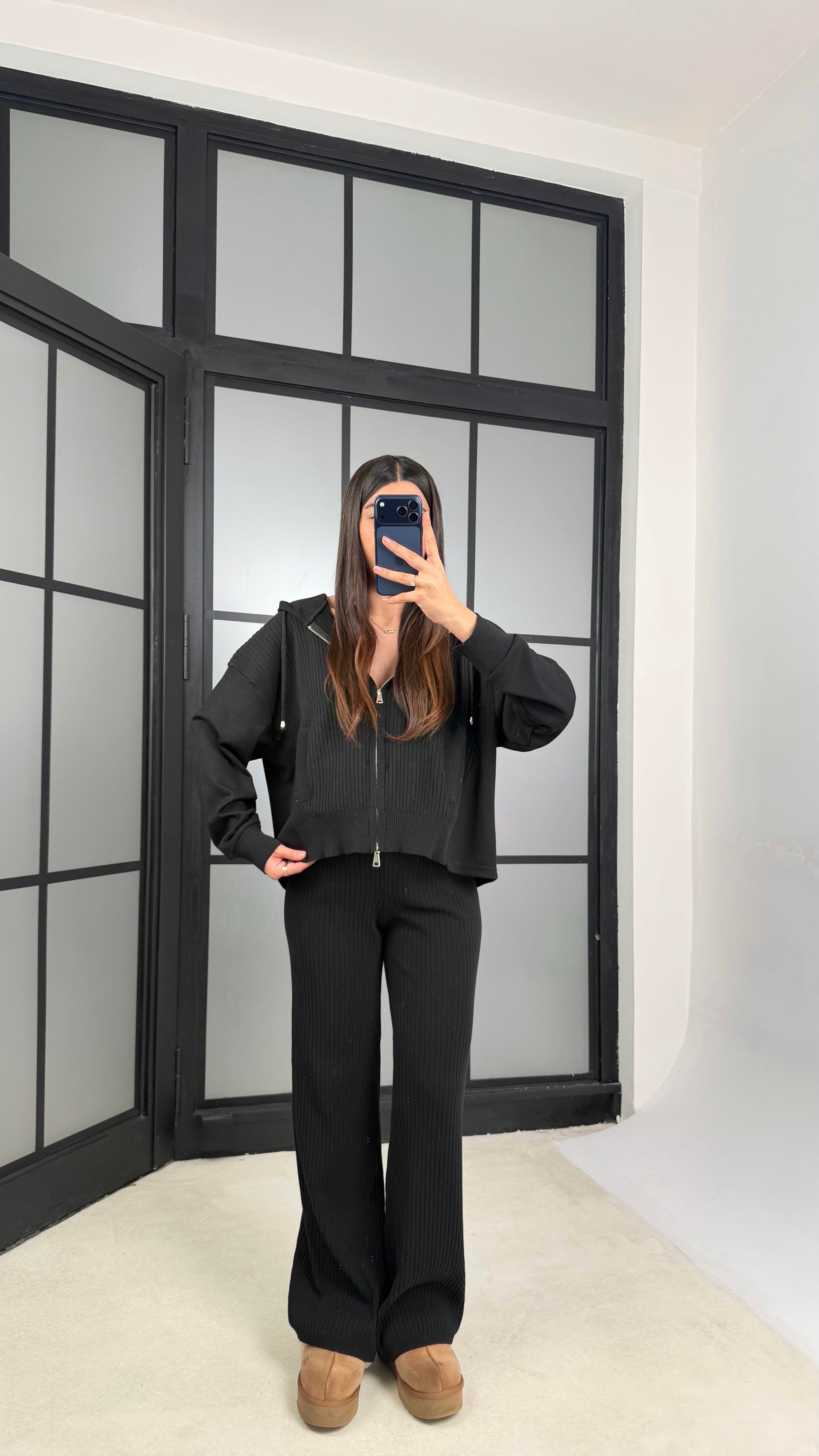 Siyah Kapüşonlu Hırka Beli Lastikli Pantolon İkili Triko Takım GAUS-01184GAUSTAKIMGAUS-01184