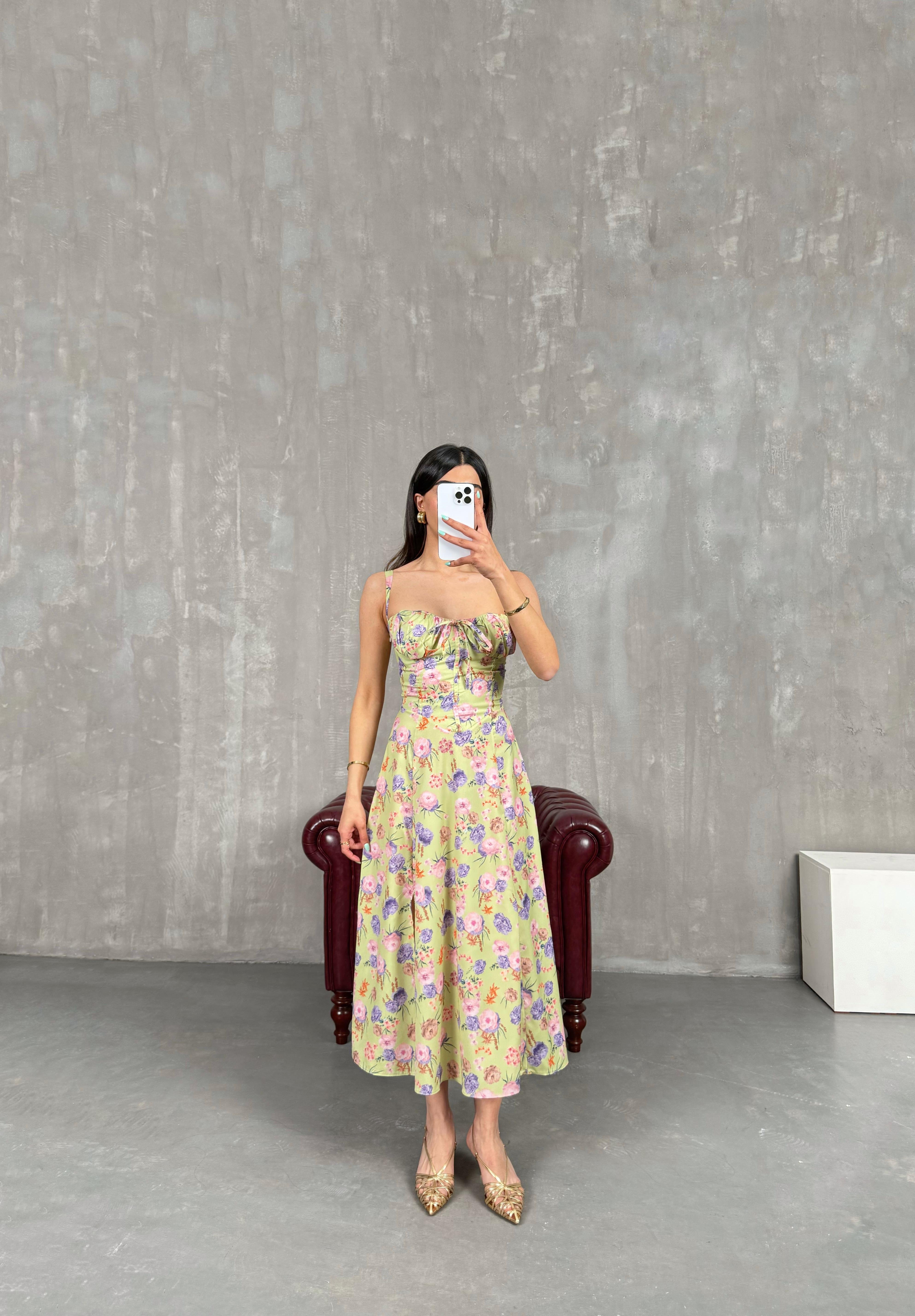 Yeşil Çiçekli Askılı Arkası Dekolteli Yandan Yırtmaçlı Pintereset Elbise Gaus00243GausELBİSEGU1001564