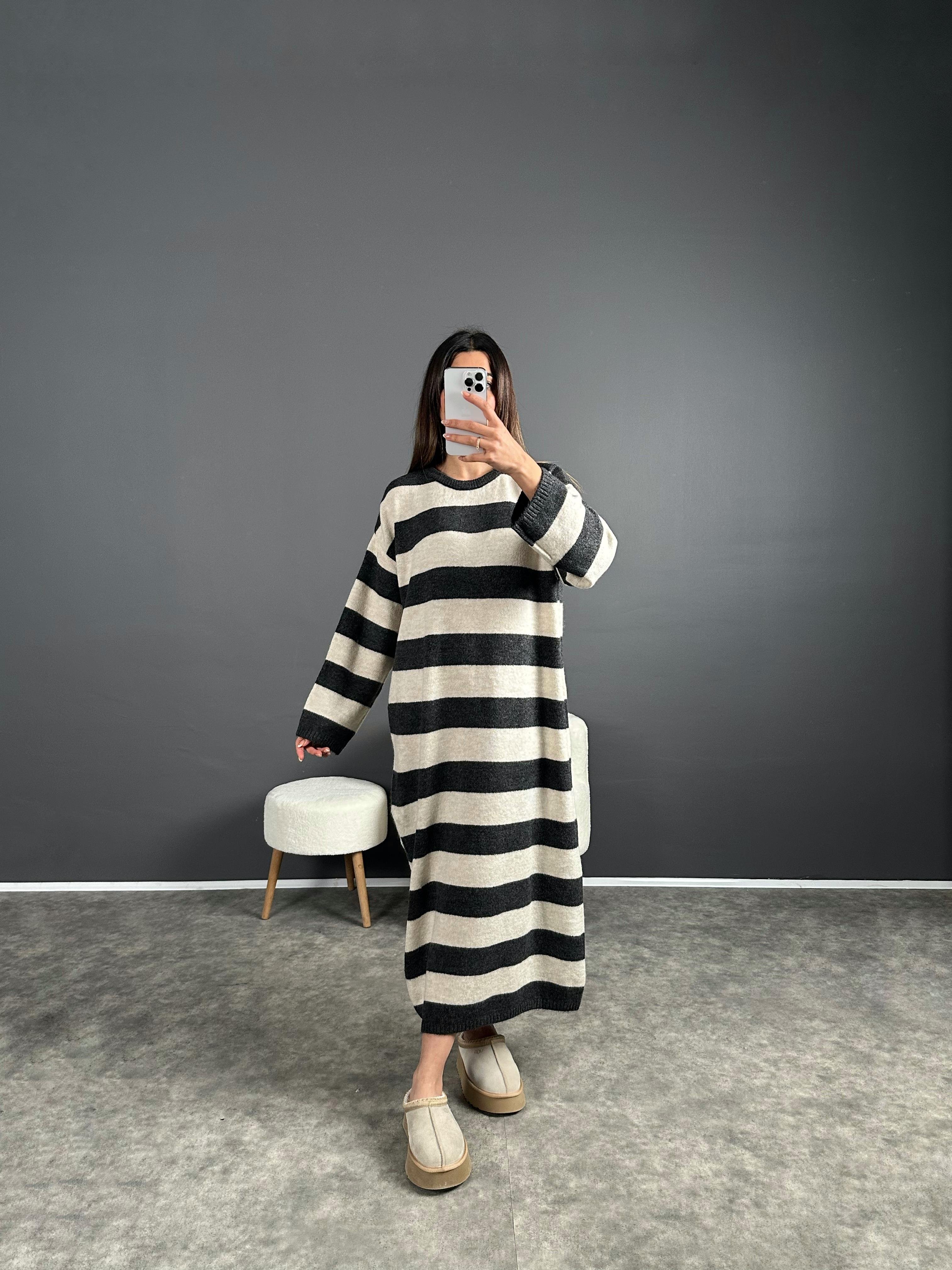 Hedy Gri Çizgili Oversize Uzun Triko ElbiseGausELBİSEGU004154