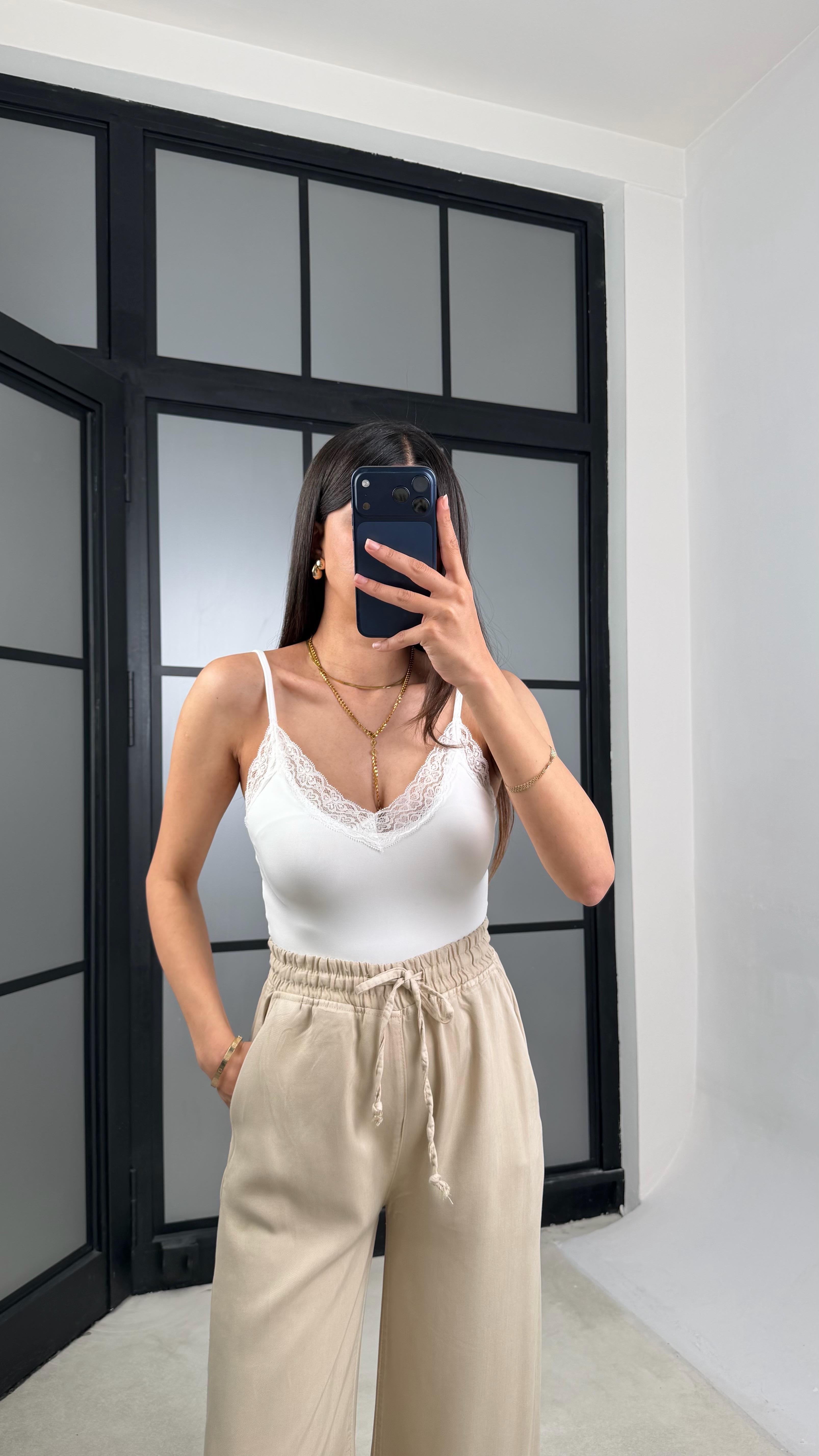 Beyaz Dantel Detaylı Bodysuit GAUS-01480GAUSBODYSUİTGAUS-01480