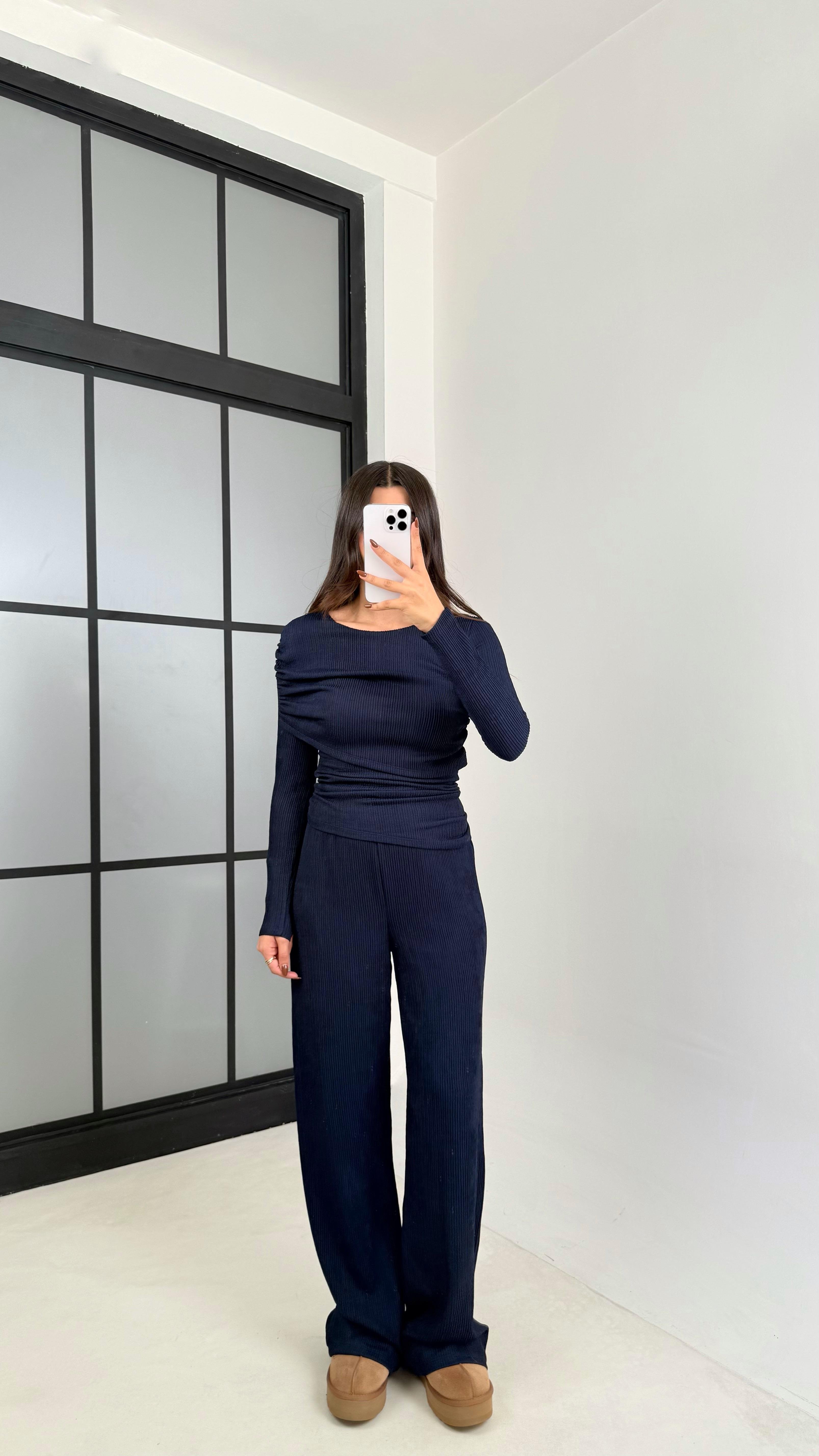 Lacivert Yaka Detaylı Bluz Beli Lastikli Pantolon Gofre Kumaş Takım GAUS-00229GAUSTAKIMGAUS-00229