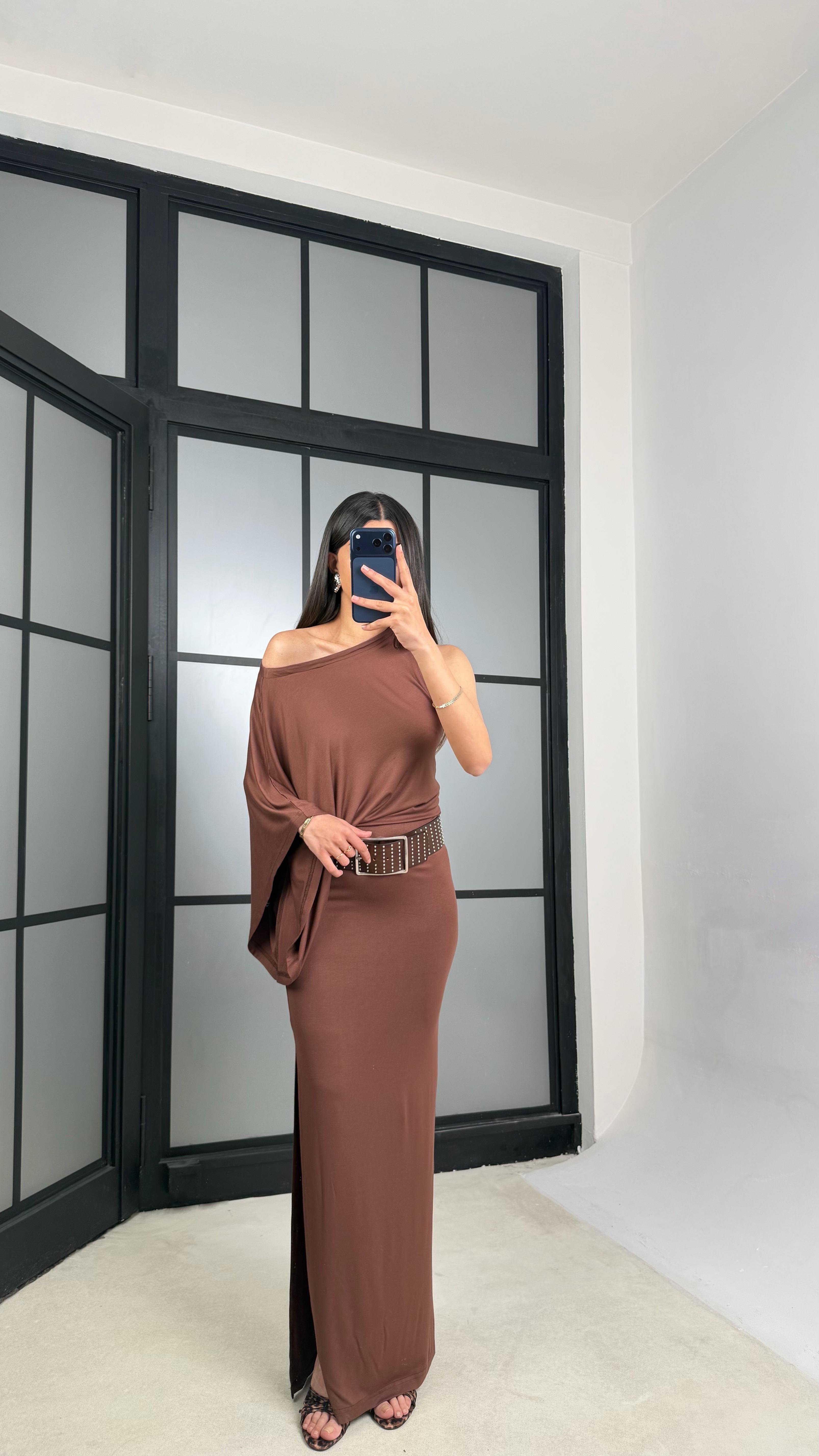 Kahve Tek Omuz Yarasa Kol Premium Elbise GAUS-01430GAUSELBİSEGAUS-01430