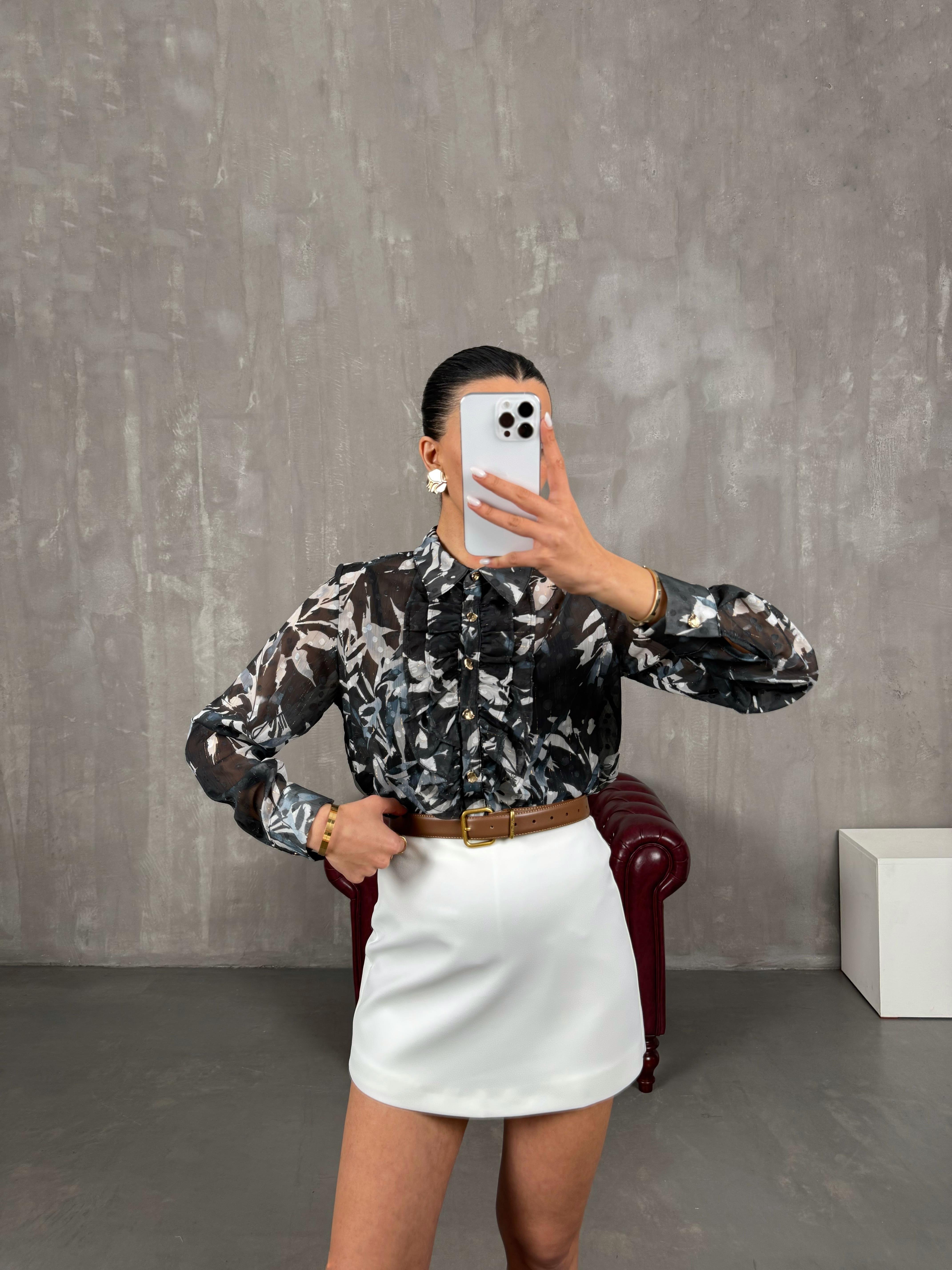 قميص شيفون لون أنثراسيت مبطن بتفاصيل كشكش Gaus00026