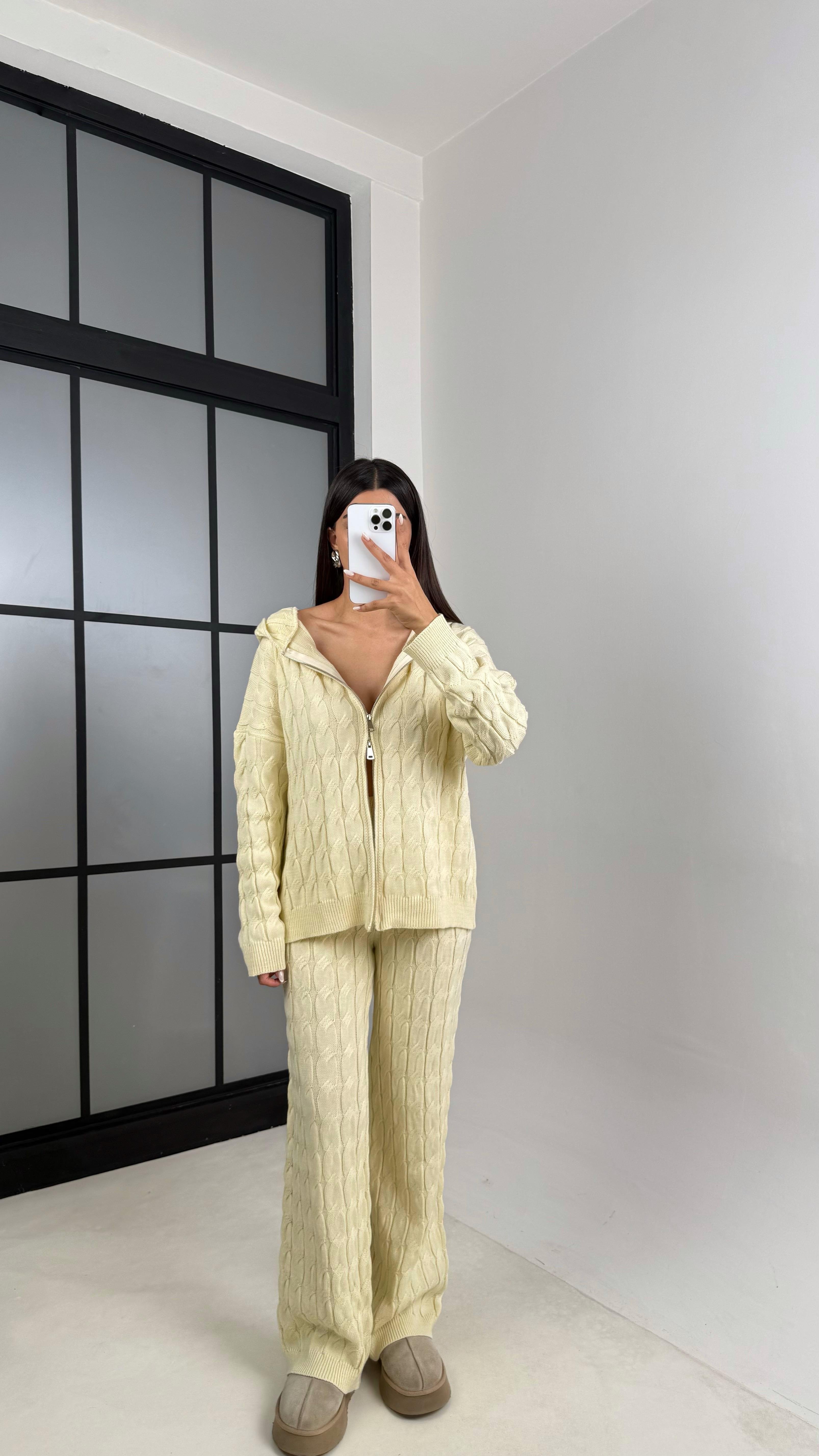 Soft Sarı Saç Örgülü Kapüşonlu Hırka Pantolon Triko Takım GAUS-00514GAUSTAKIMGAUS-00514