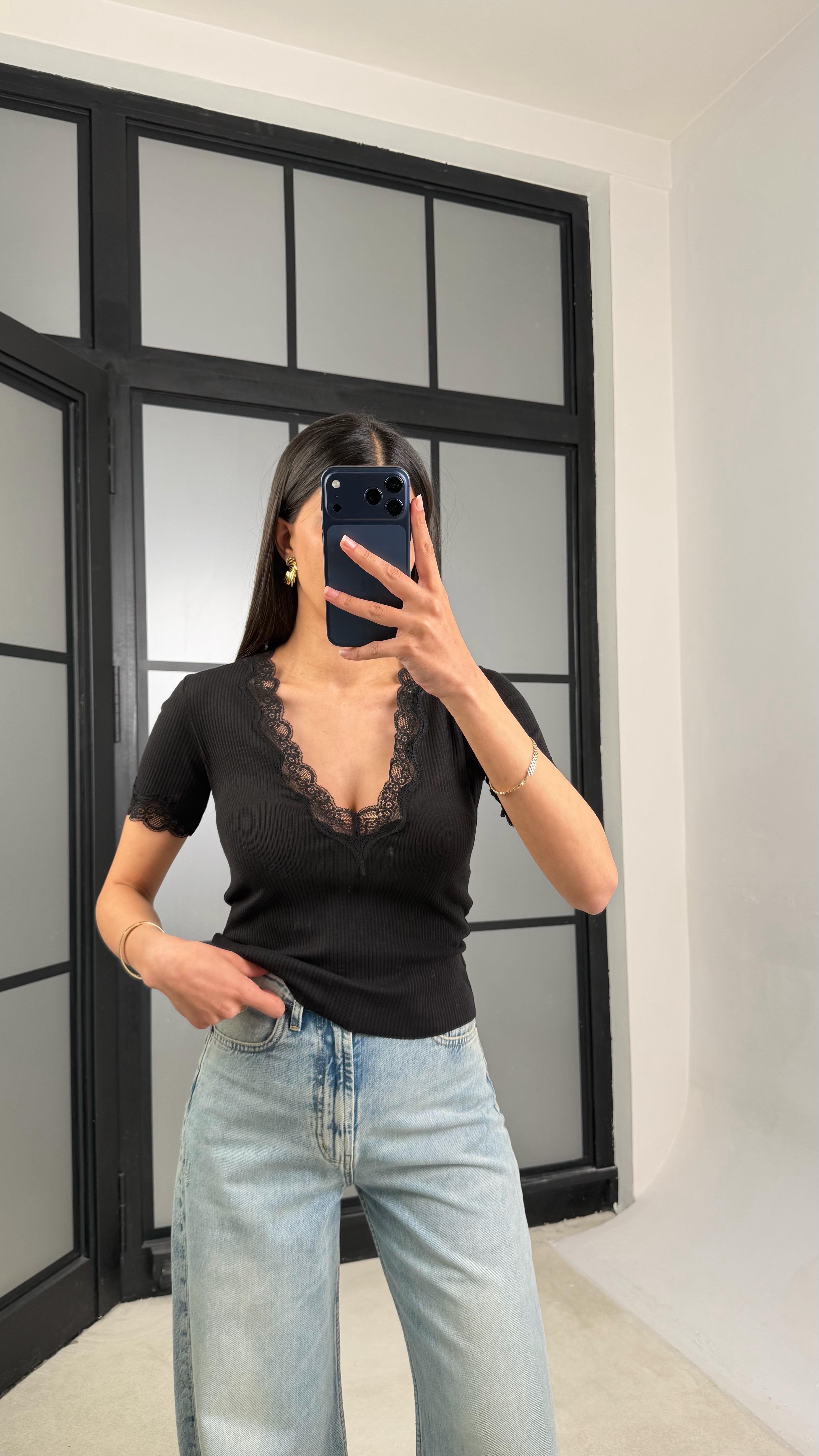 Siyah Dantel Detaylı Triko Bluz GAUS-01409GAUSBLUZGAUS-01409