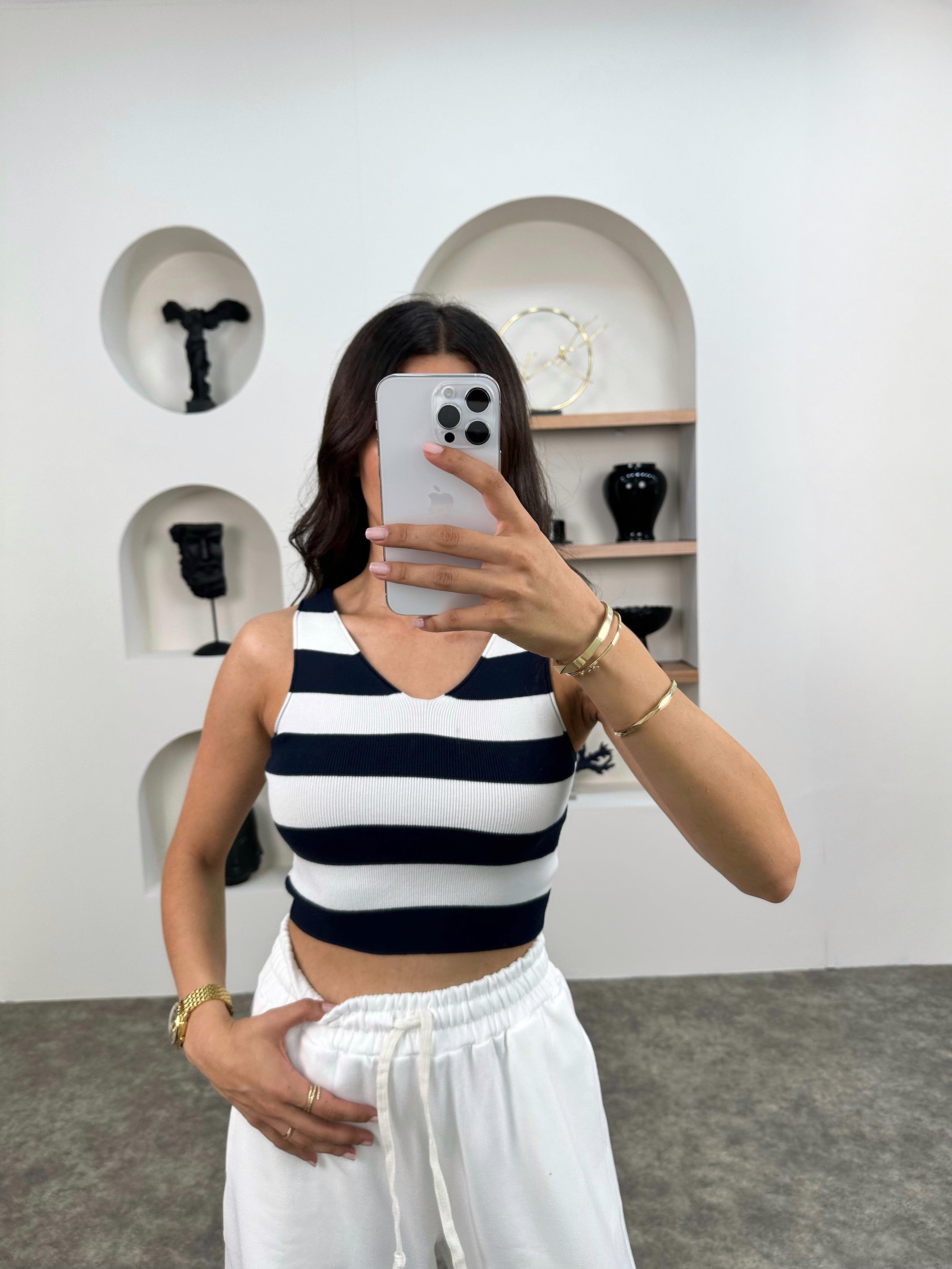 Lacivert Çizgili V Yaka Sıfır Kol Triko Crop