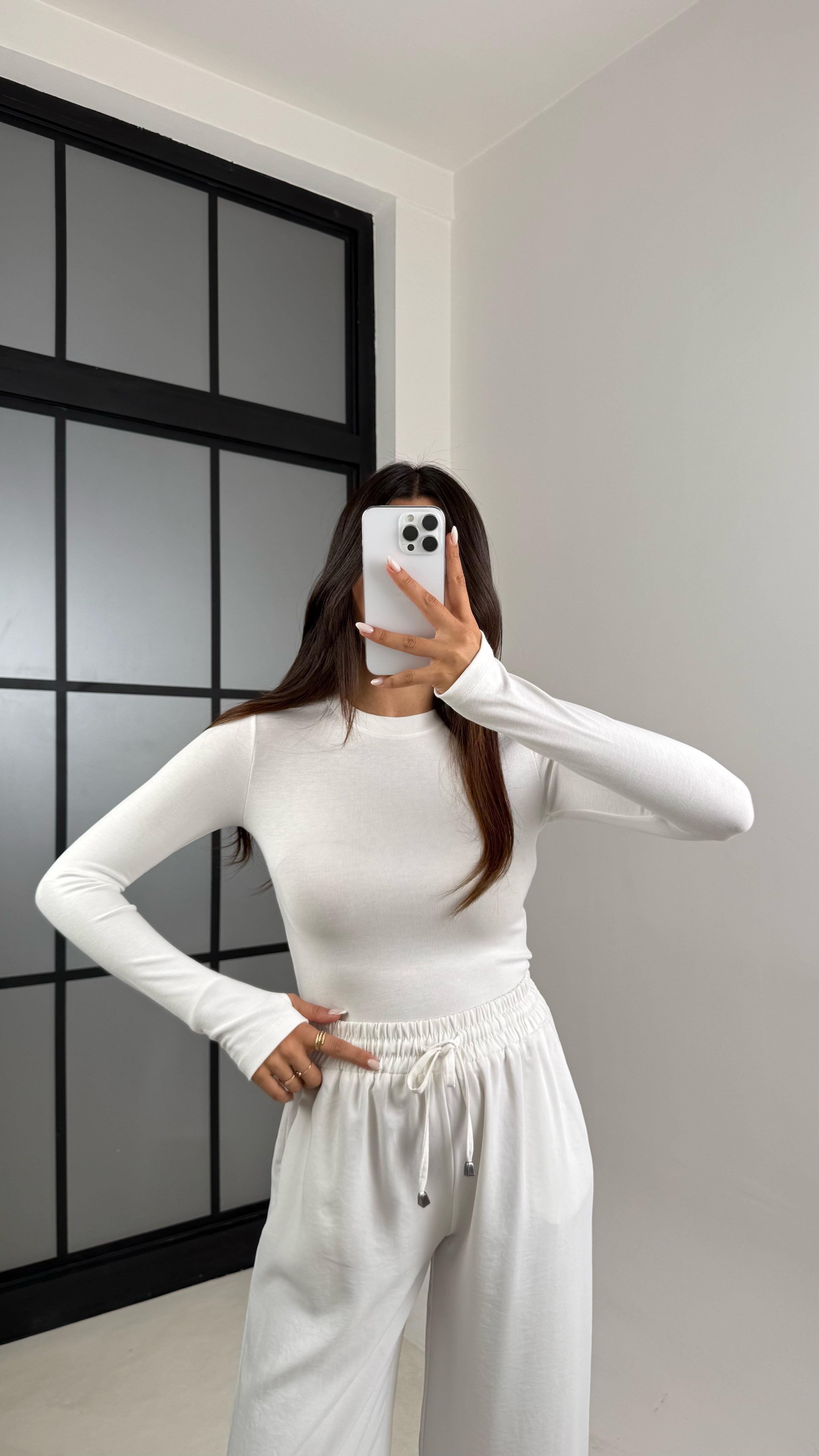 Beyaz OYS Muadil Parmak Geçirmeli Basic Bluz GAUS-00506GAUSBLUZGAUS-00506