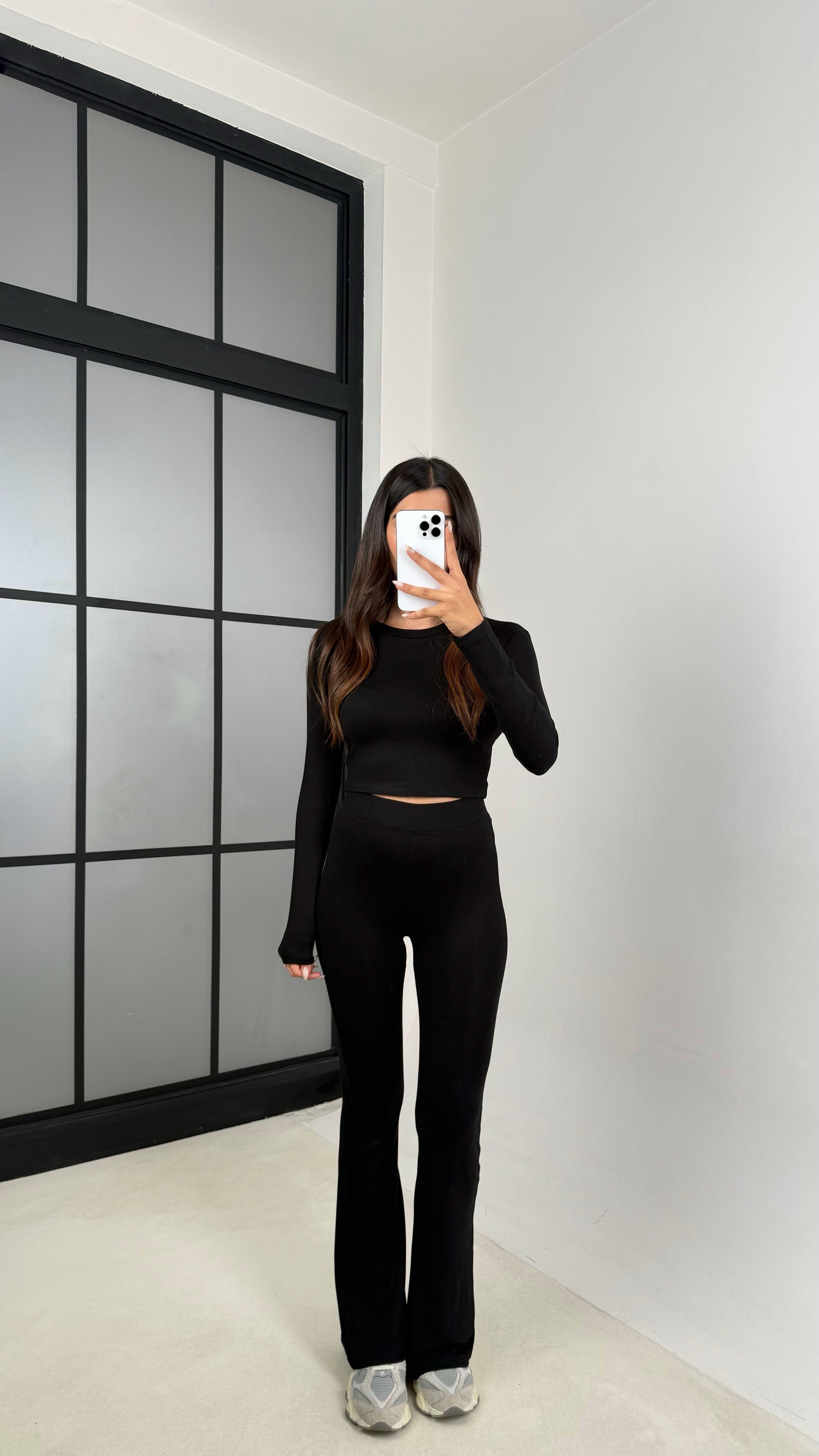 Siyah Bisiklet Yaka Bluz Beli Lastikli Pantolon İkili Yumuşak Likralı Takım GAUS-00111GAUSTAKIMGAUS-00111