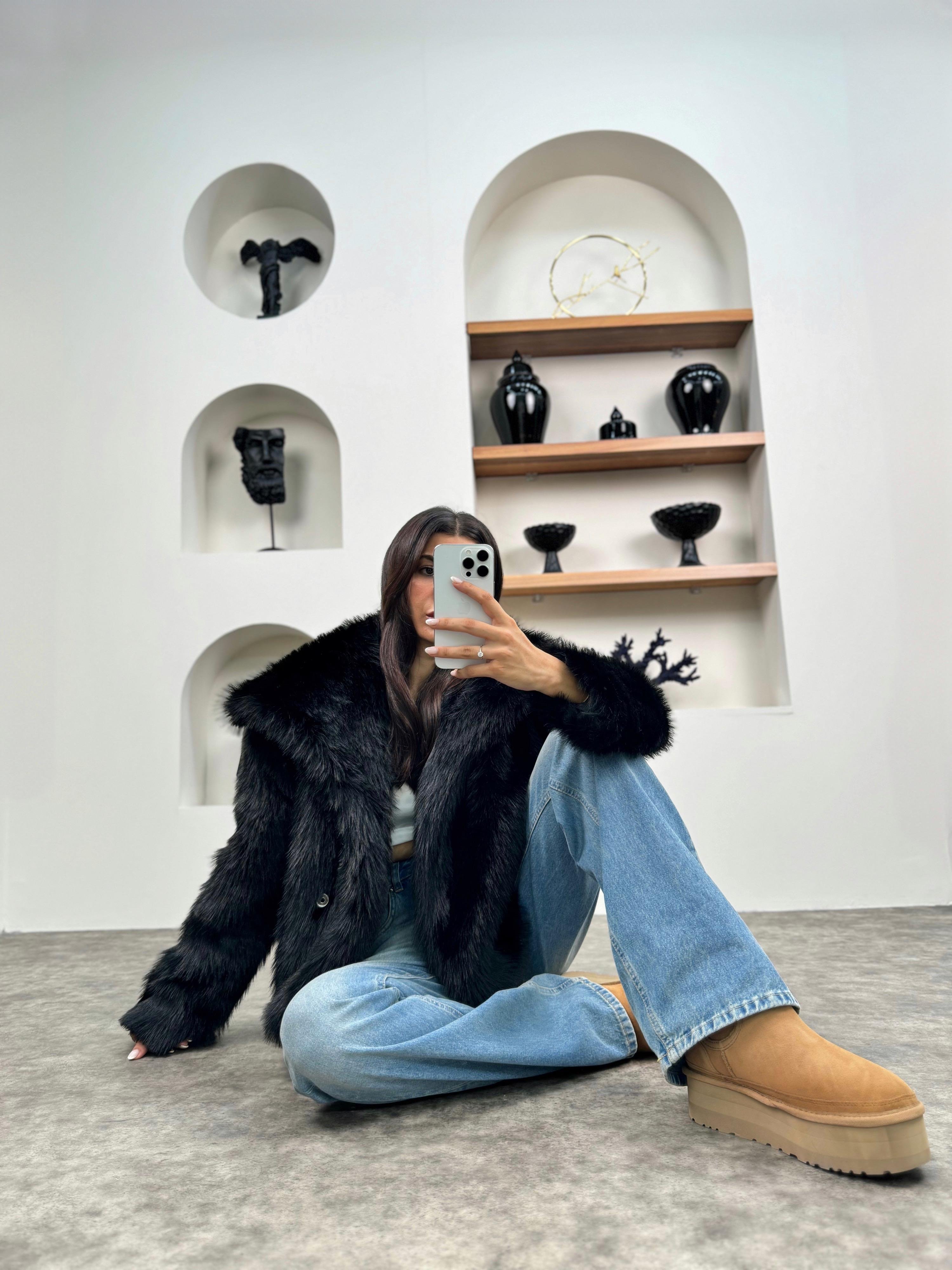 Tesia Siyah ZR Muadil Astarlı Kürk