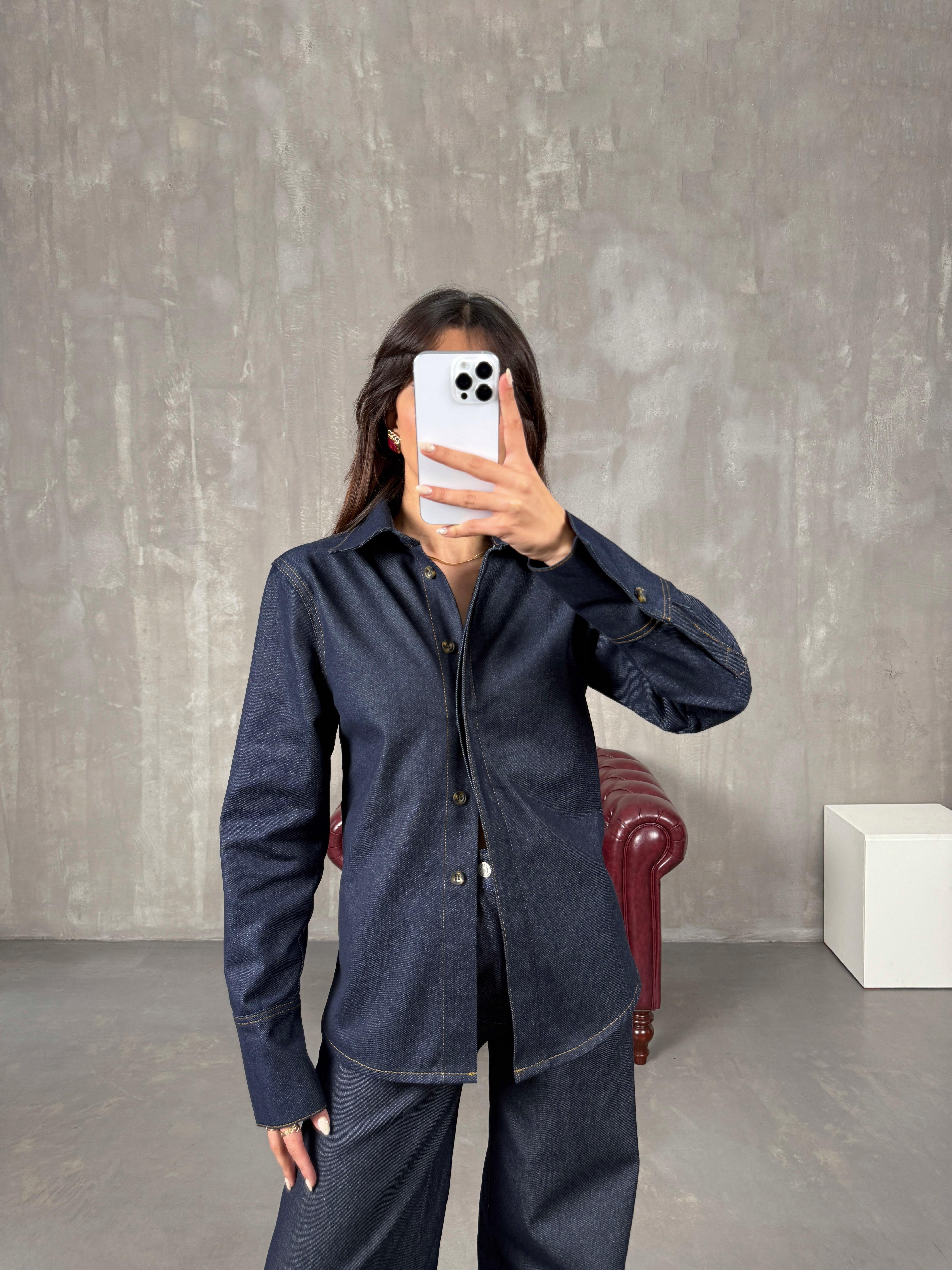 فيسا قميص دينيم كحلي بأكتاف مبطنة