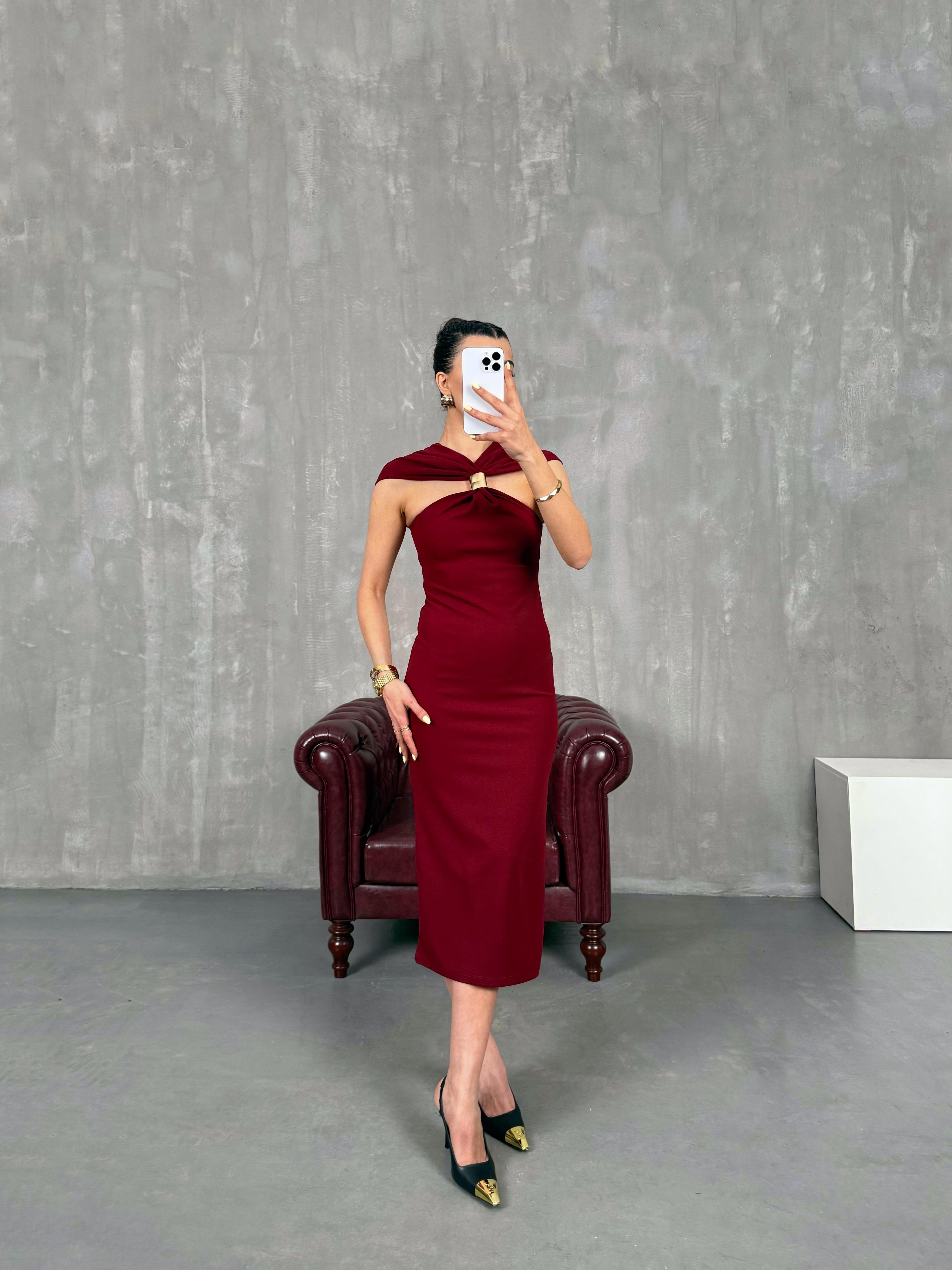 Bordo Göğüs Gold Toka Detaylı Tasarım Elbise Gaus00122GausELBİSEGU1001278