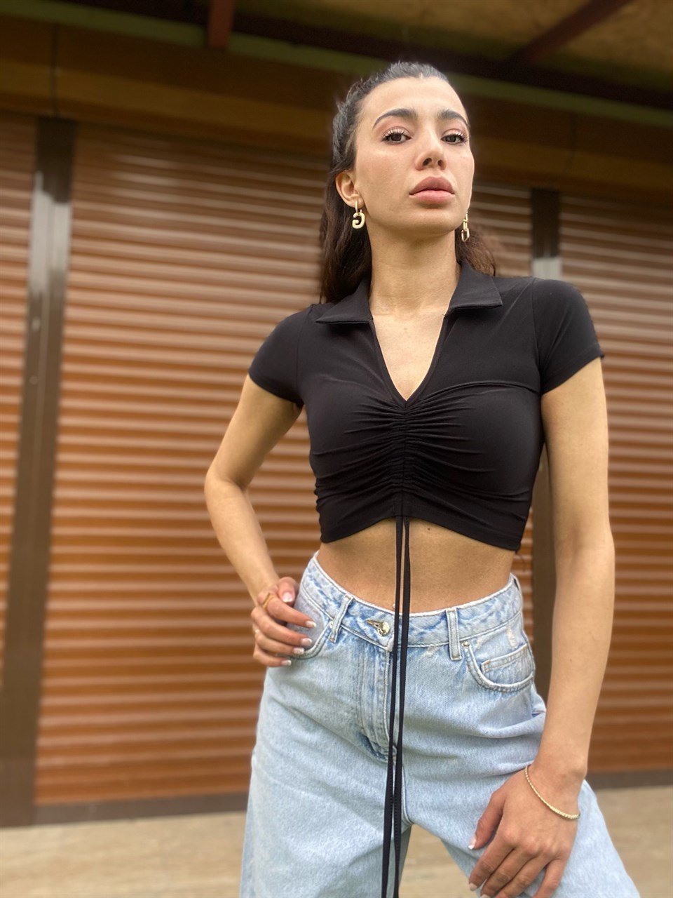 Siyah Büzgülü İpli Crop