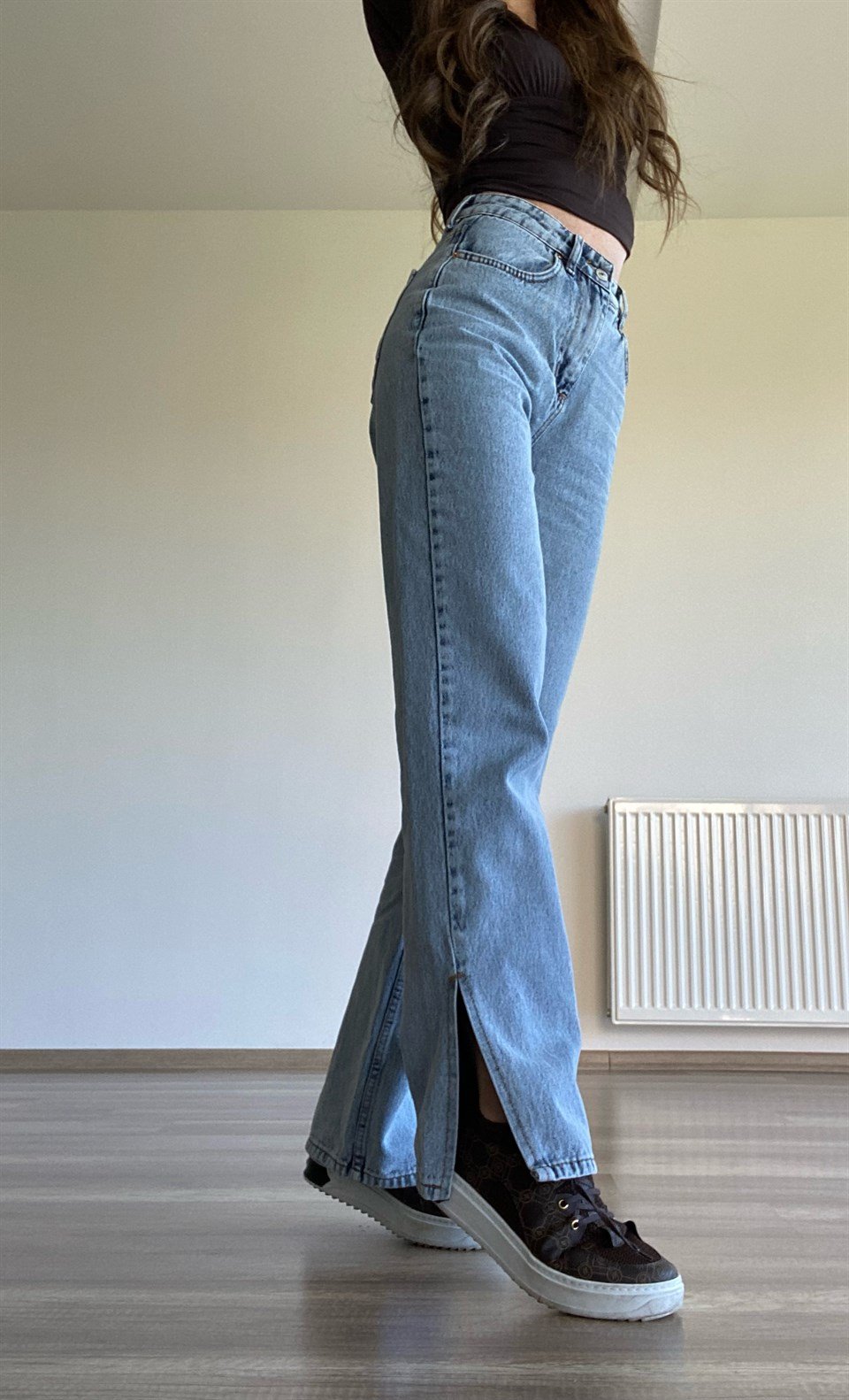 Yüksek Bel Yanları Yırtmaçlı Jean